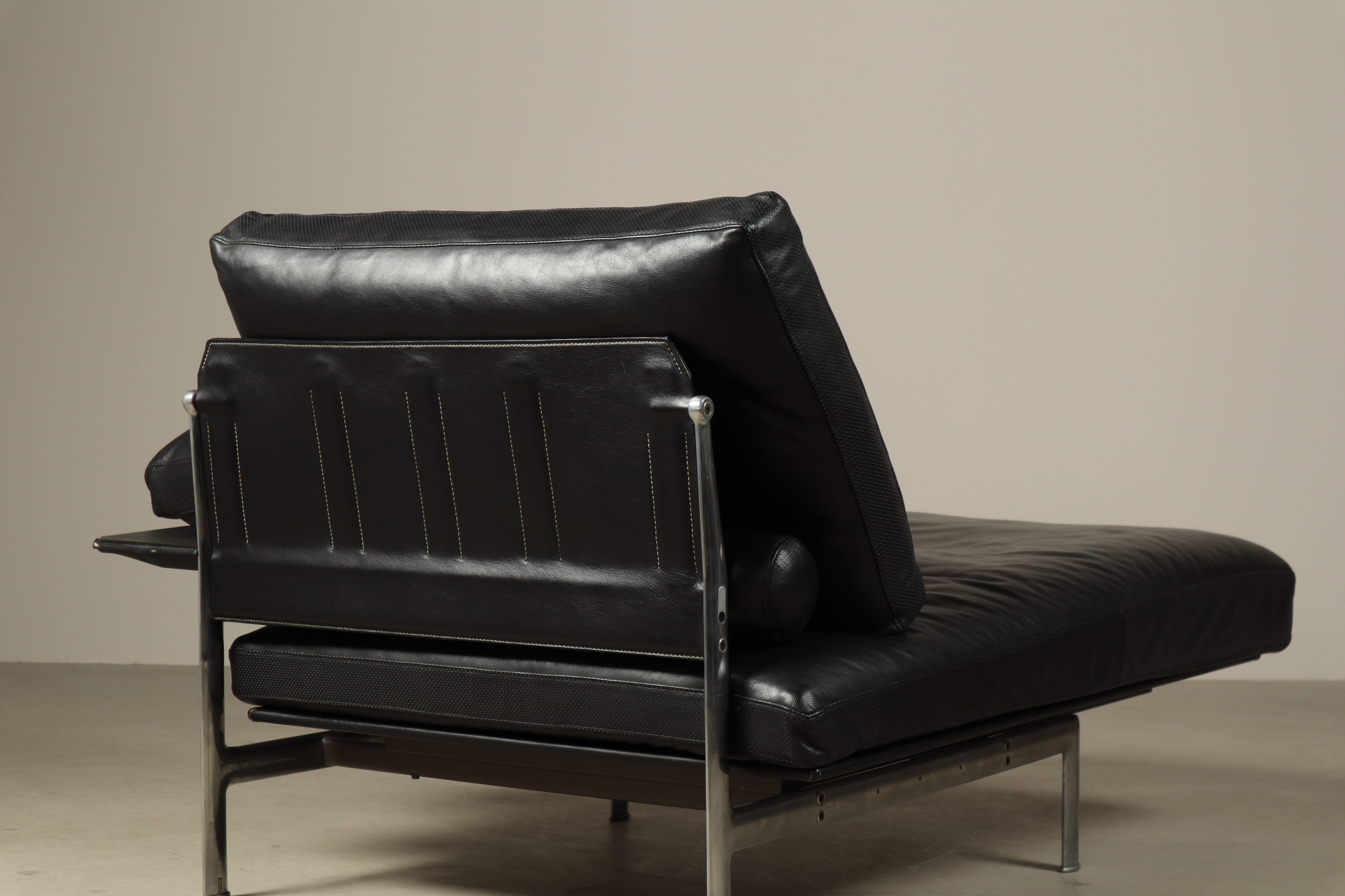 Diesis_Chaise_Longue_by_Antonio_Citterio_and_Paolo_Nava_for_B&B_Italia