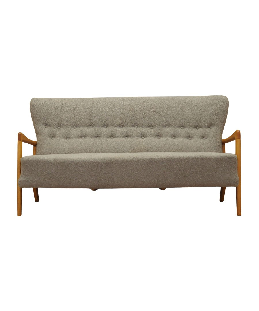 Beech_sofa,_Danish_design,_1960s,_designer:_Soren_Hansen,_manufacturer:_Fritz_Hansen