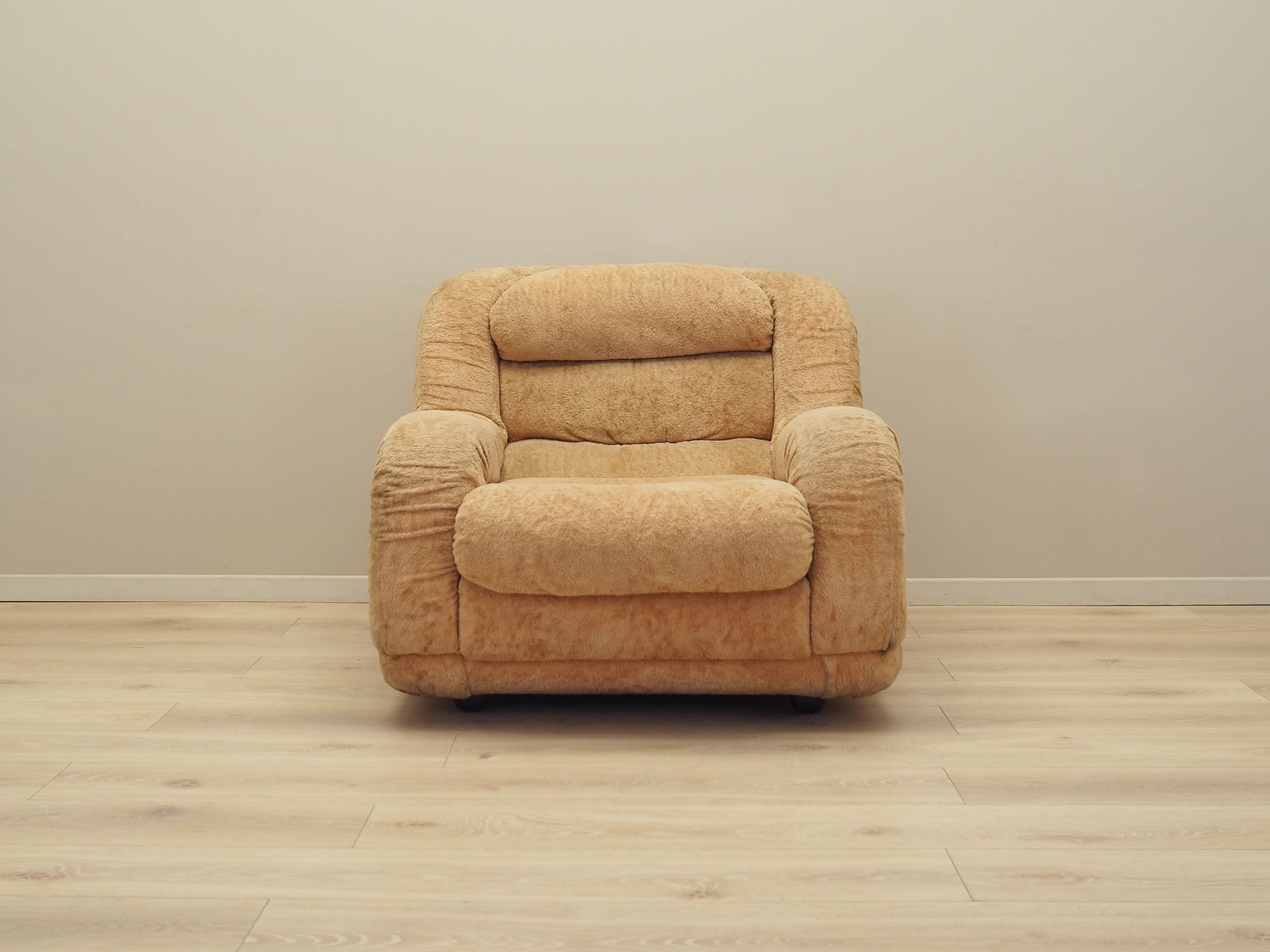 Beige_Armchair,_Original_Fabric,_1960s,_Italy