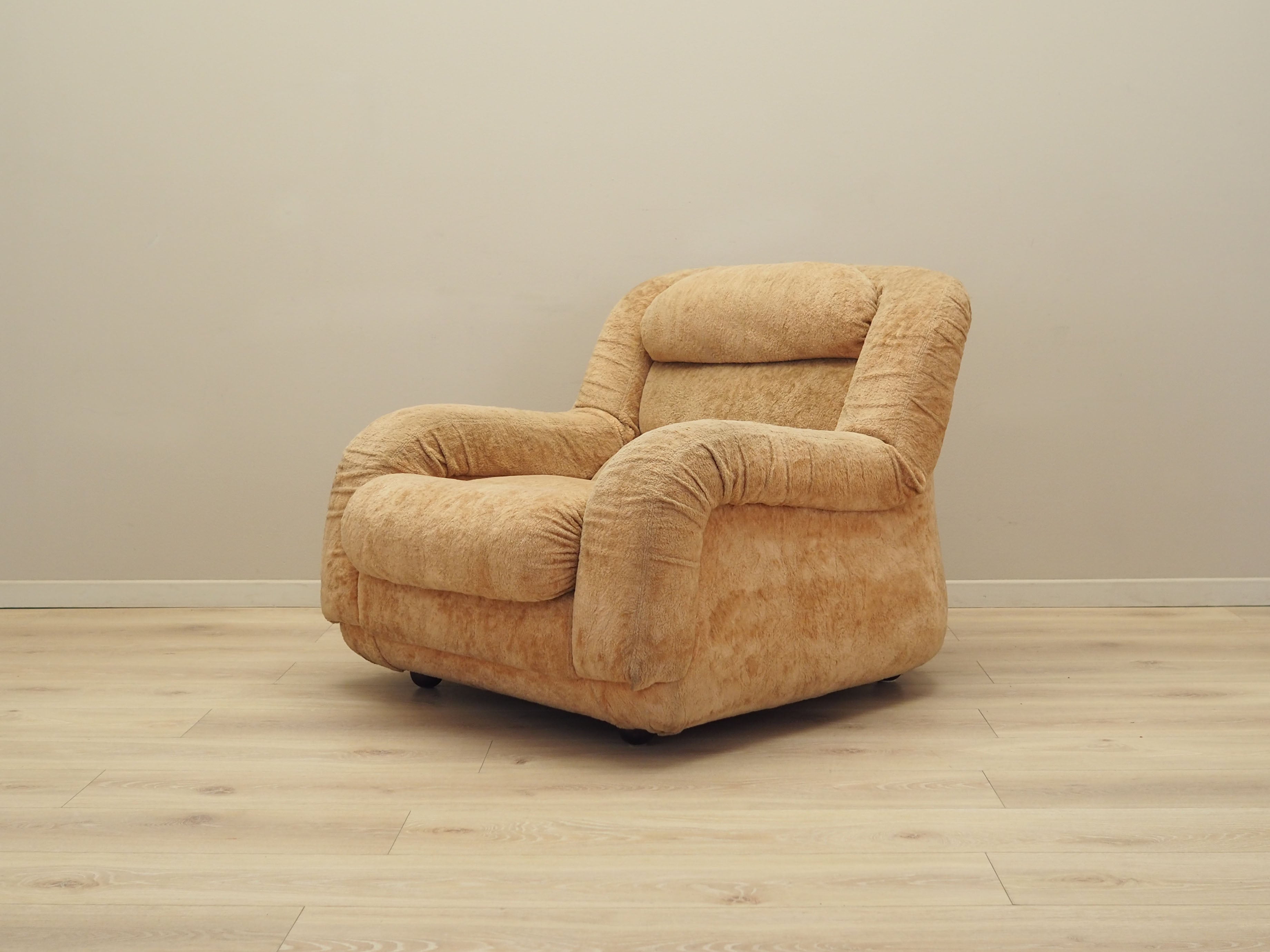 Beige_Armchair,_Original_Fabric,_1960s,_Italy