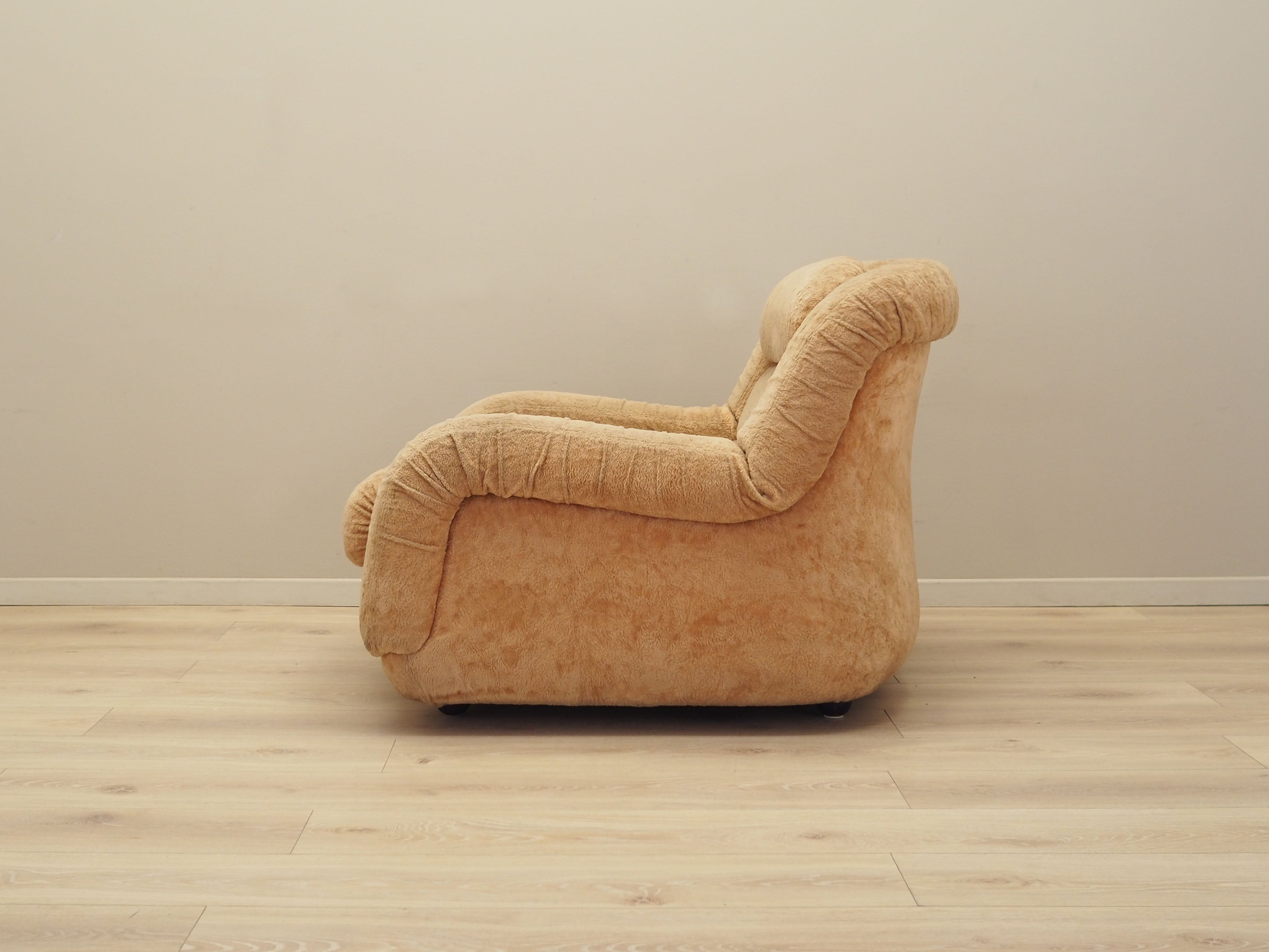 Beige_Armchair,_Original_Fabric,_1960s,_Italy