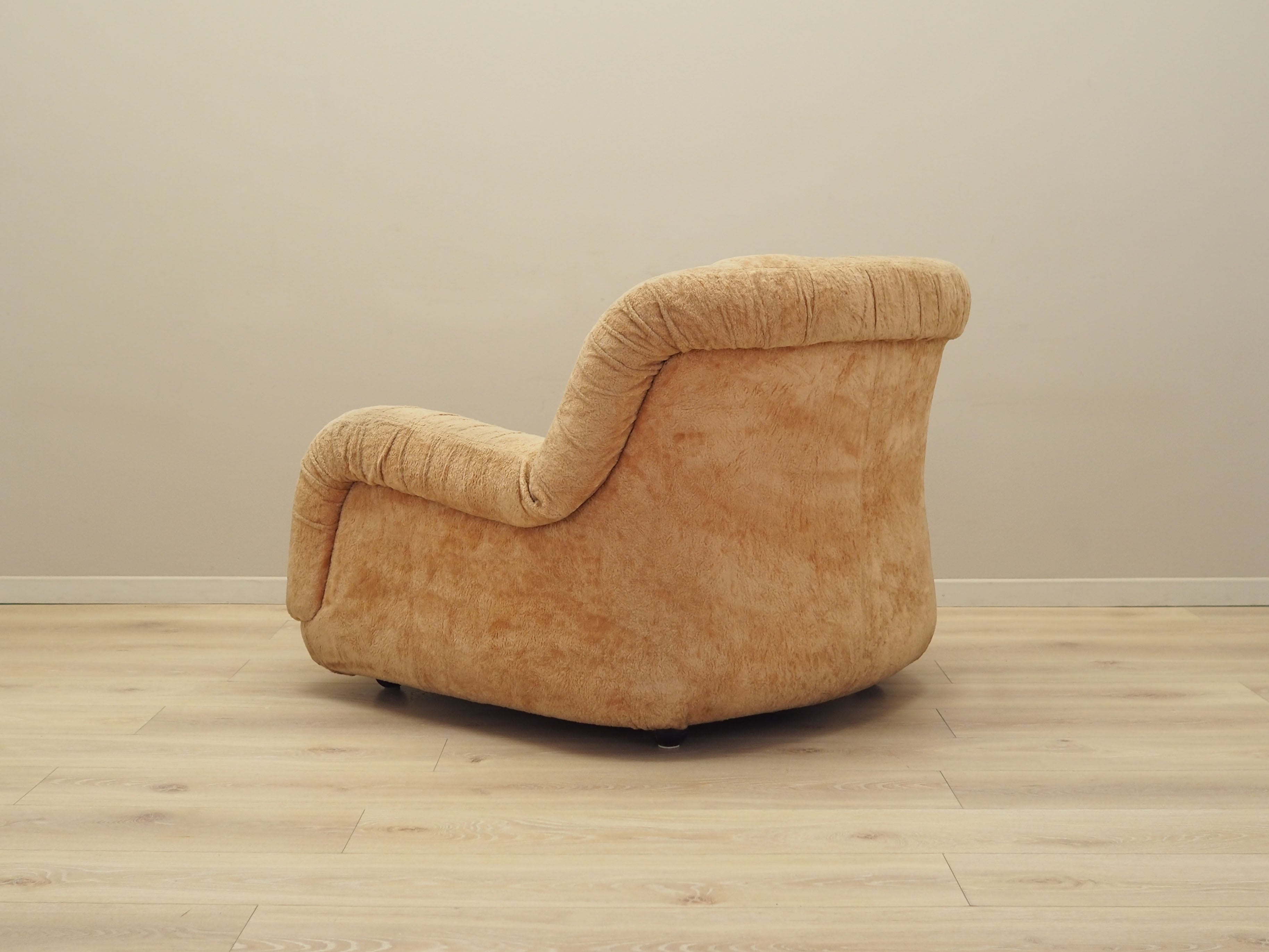 Beige_Armchair,_Original_Fabric,_1960s,_Italy