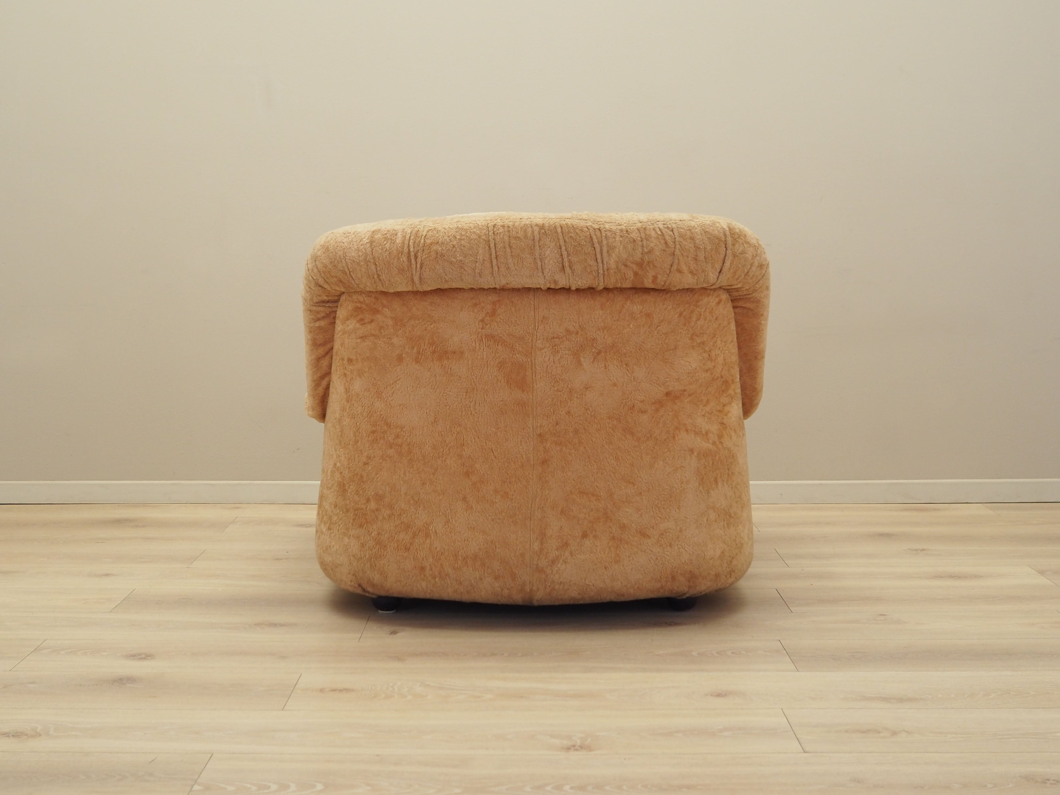 Beige_Armchair,_Original_Fabric,_1960s,_Italy