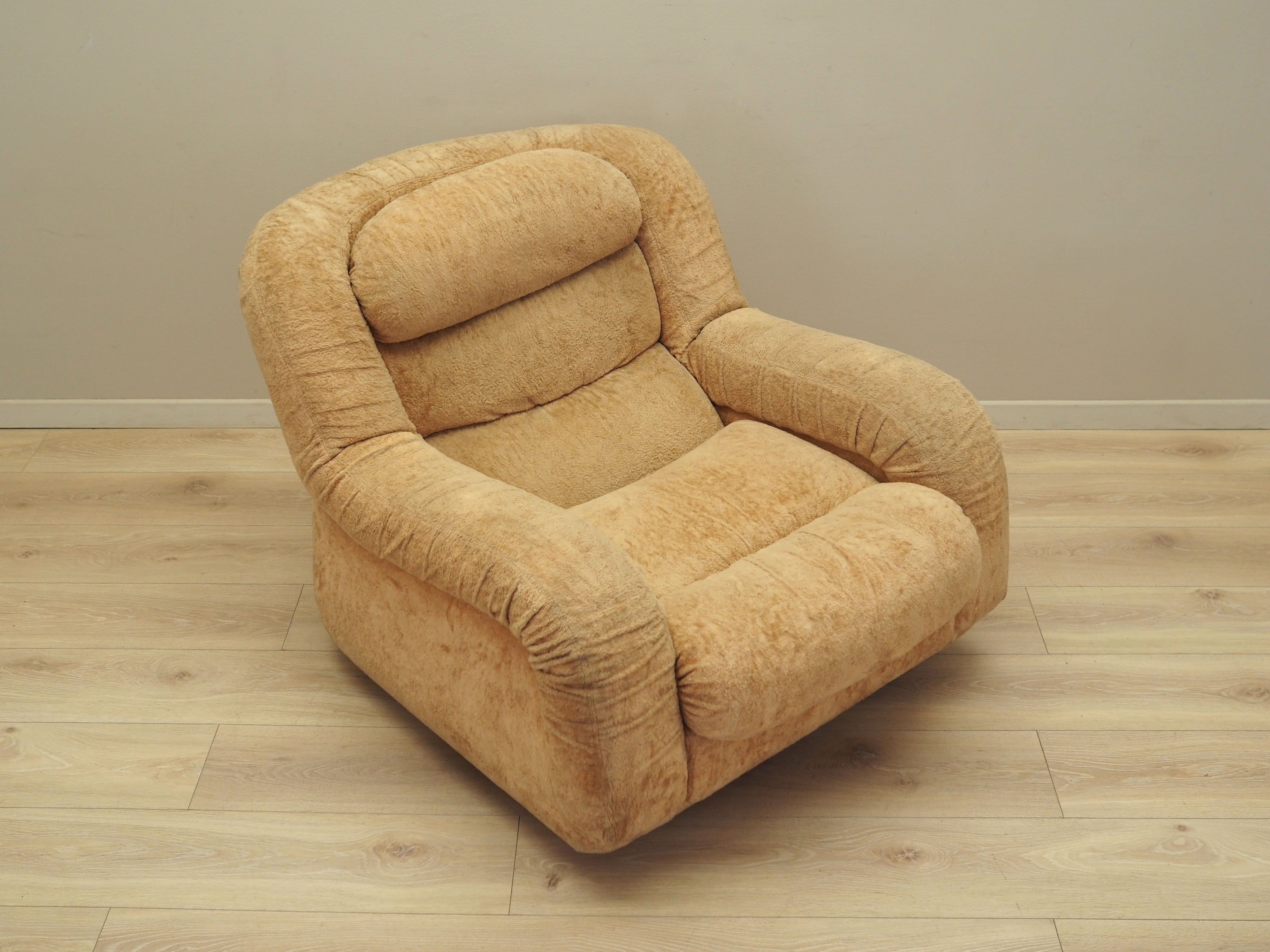 Beige_Armchair,_Original_Fabric,_1960s,_Italy