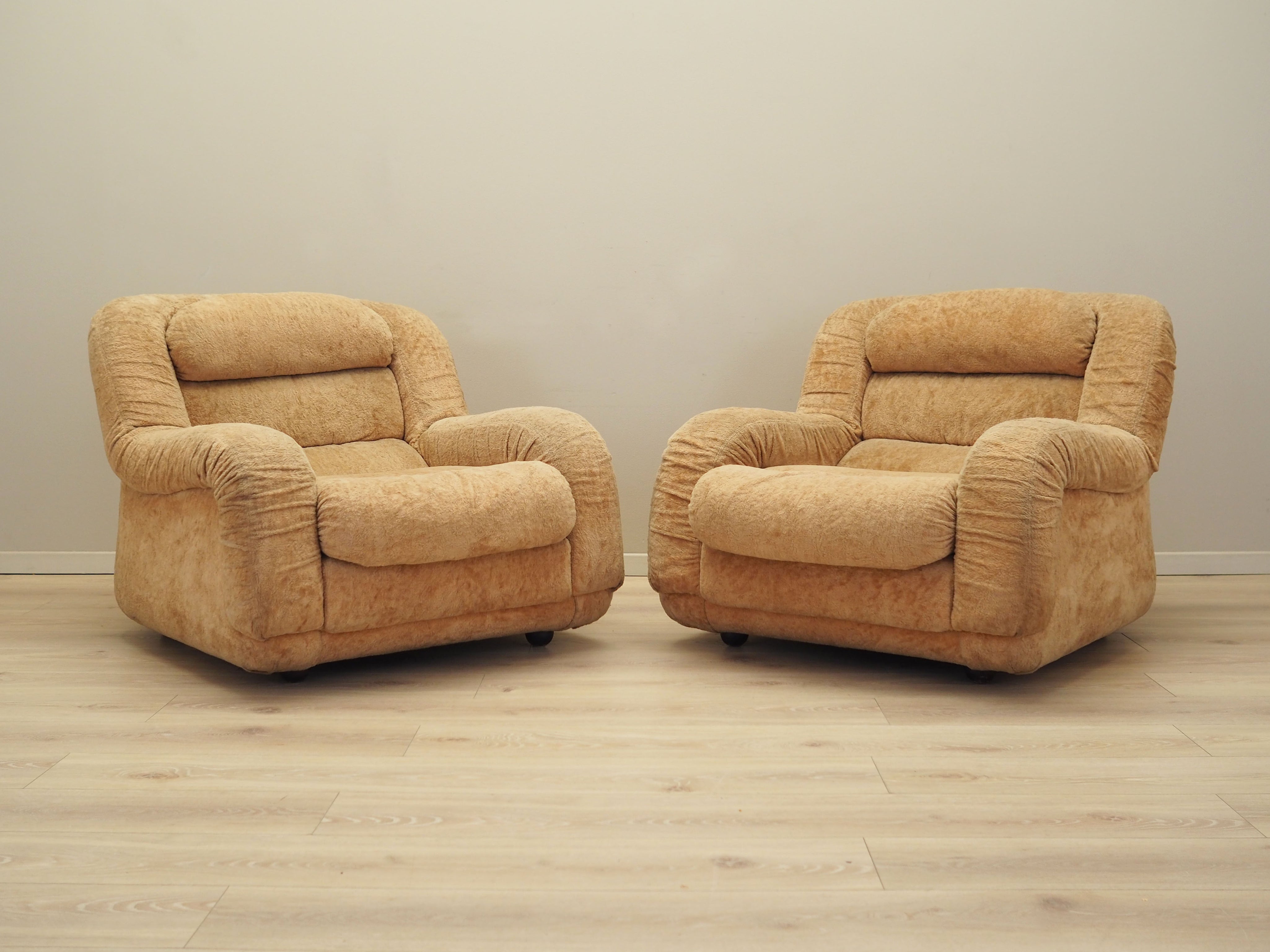Beige_Armchair,_Original_Fabric,_1960s,_Italy