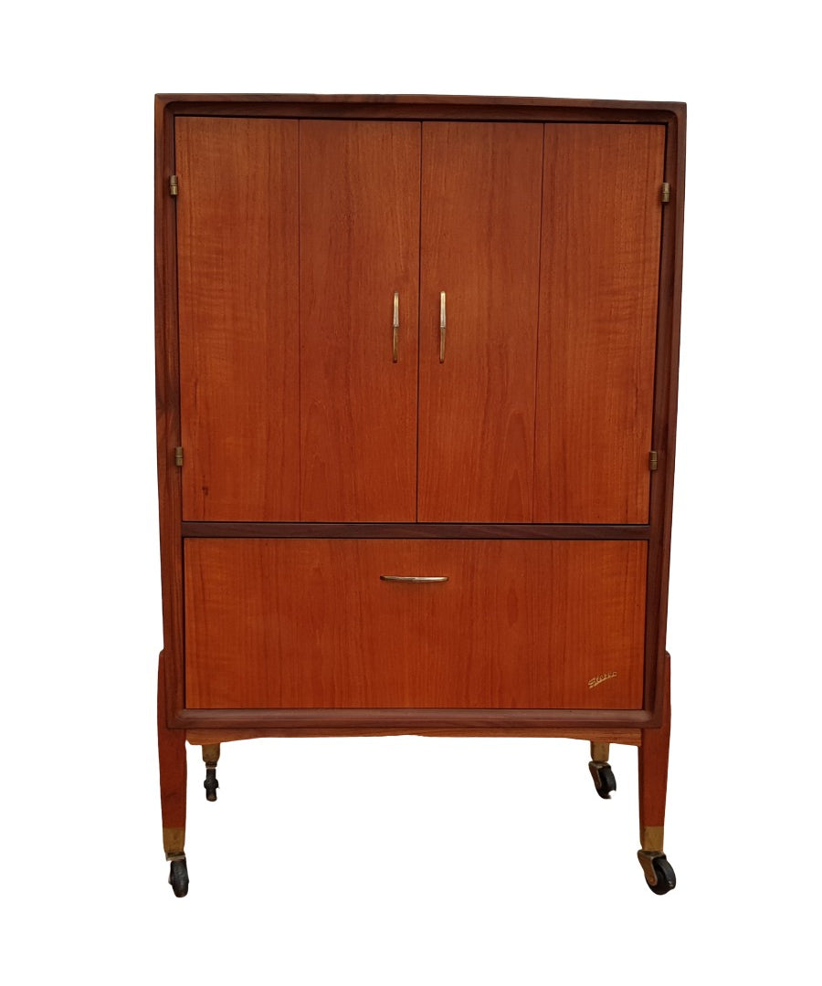 Bella_Vista_TV_Cabinet_with_Gramophone_and_Radio_by_Eltra_1960_Denmark