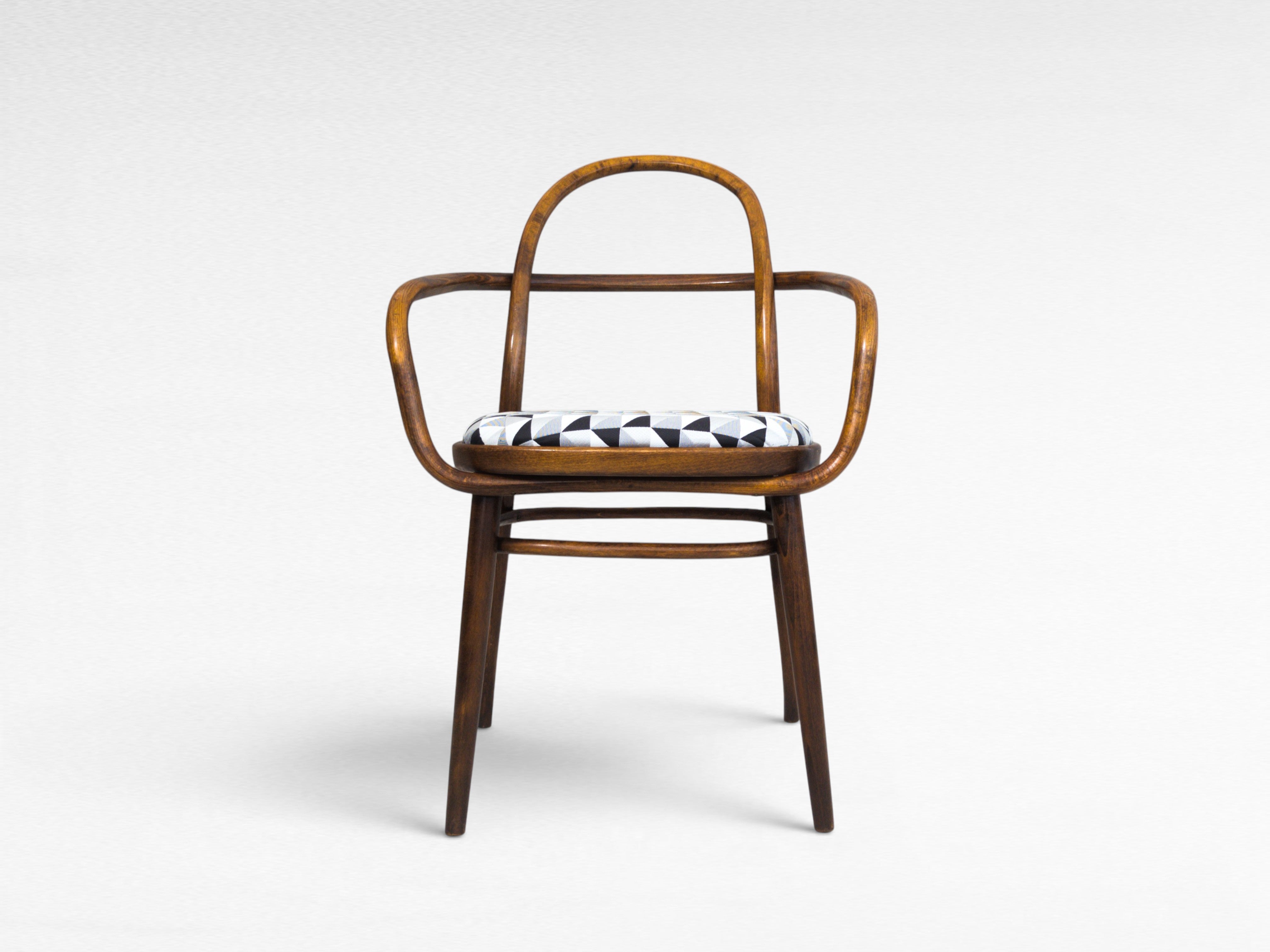 Set_of_2_Model_615_Bentwood_Armchairs_by_Radomír_Hofman_for_TON,_Czechoslovakia,_Expo_1967