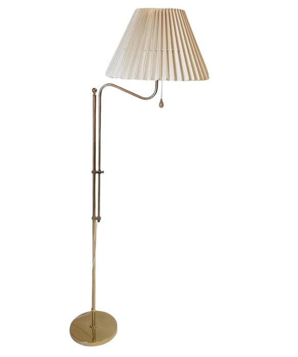 Bergboms,_Adjustable_Floor_Lamp_G-132_in_brass,_Scandinavian_and_Midcentury_Modern_Style