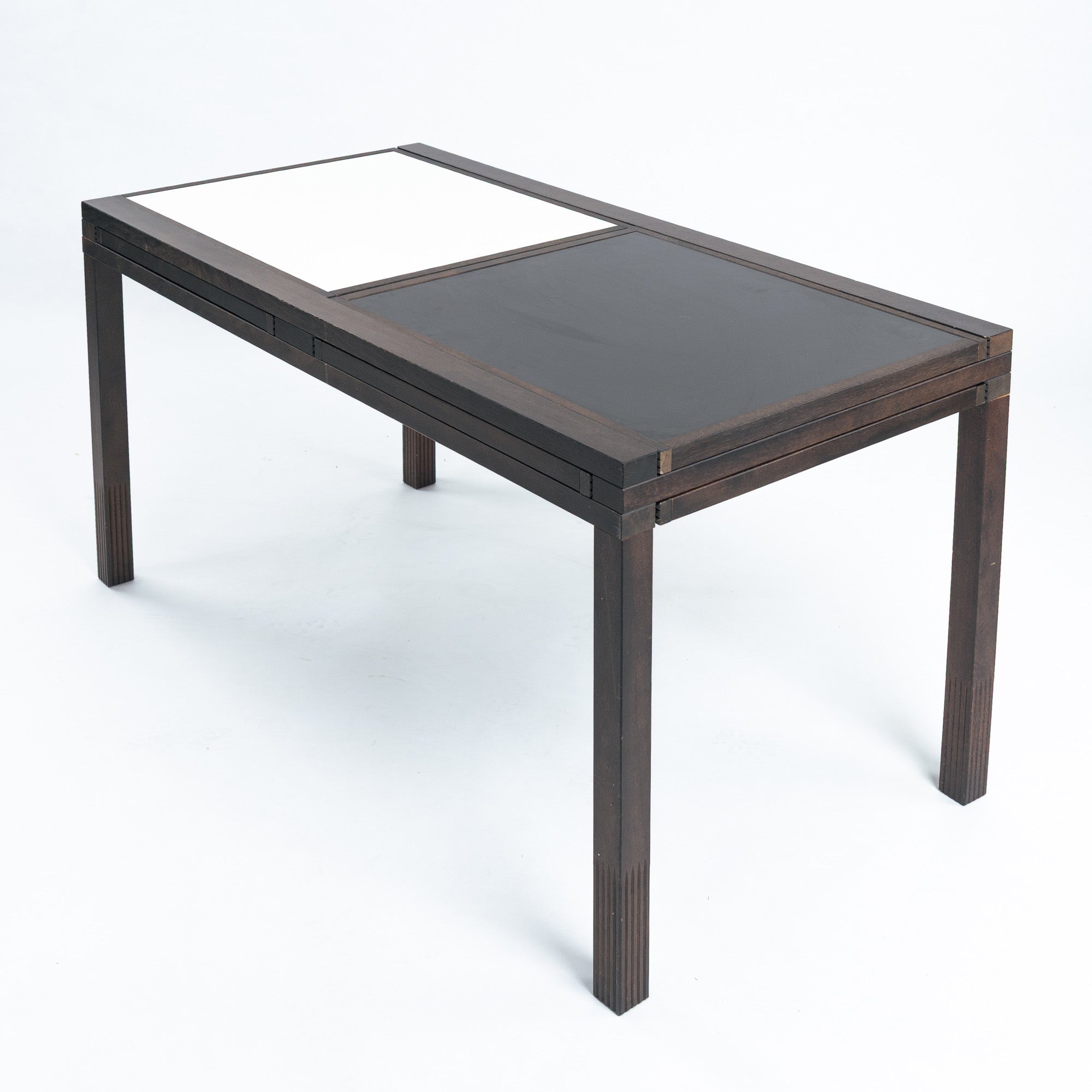Bernard_Vuarnesson_dining_table_for_Bellato_with_reversible_and_extendible_tops,_1980s