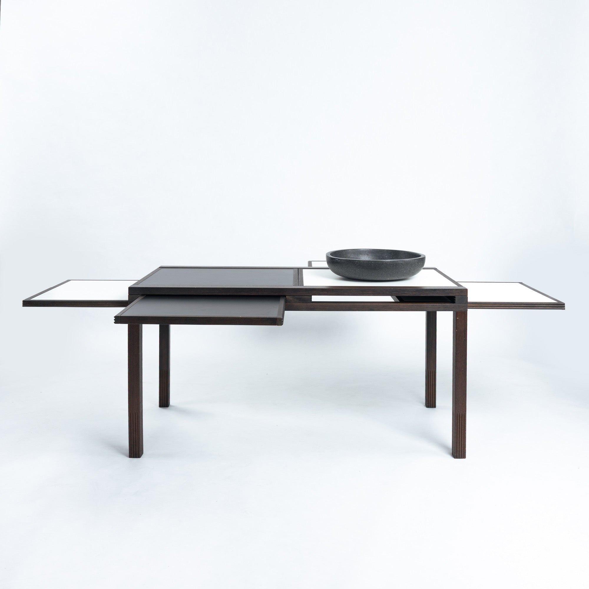 Bernard_Vuarnesson_dining_table_for_Bellato_with_reversible_and_extendible_tops,_1980s