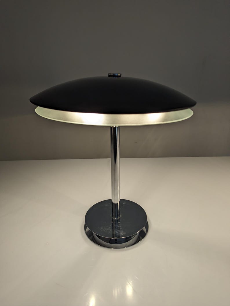 Bis_table_lamp_by_Fontana_Arte