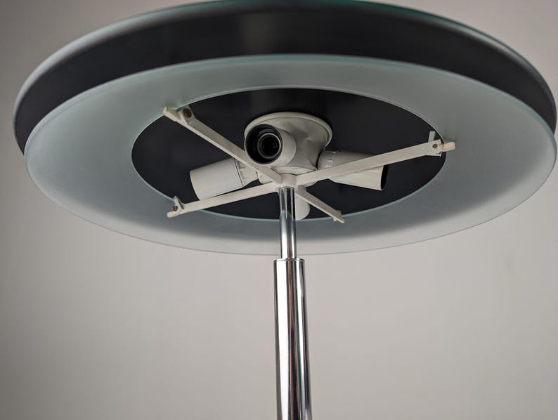 Bis_table_lamp_by_Fontana_Arte