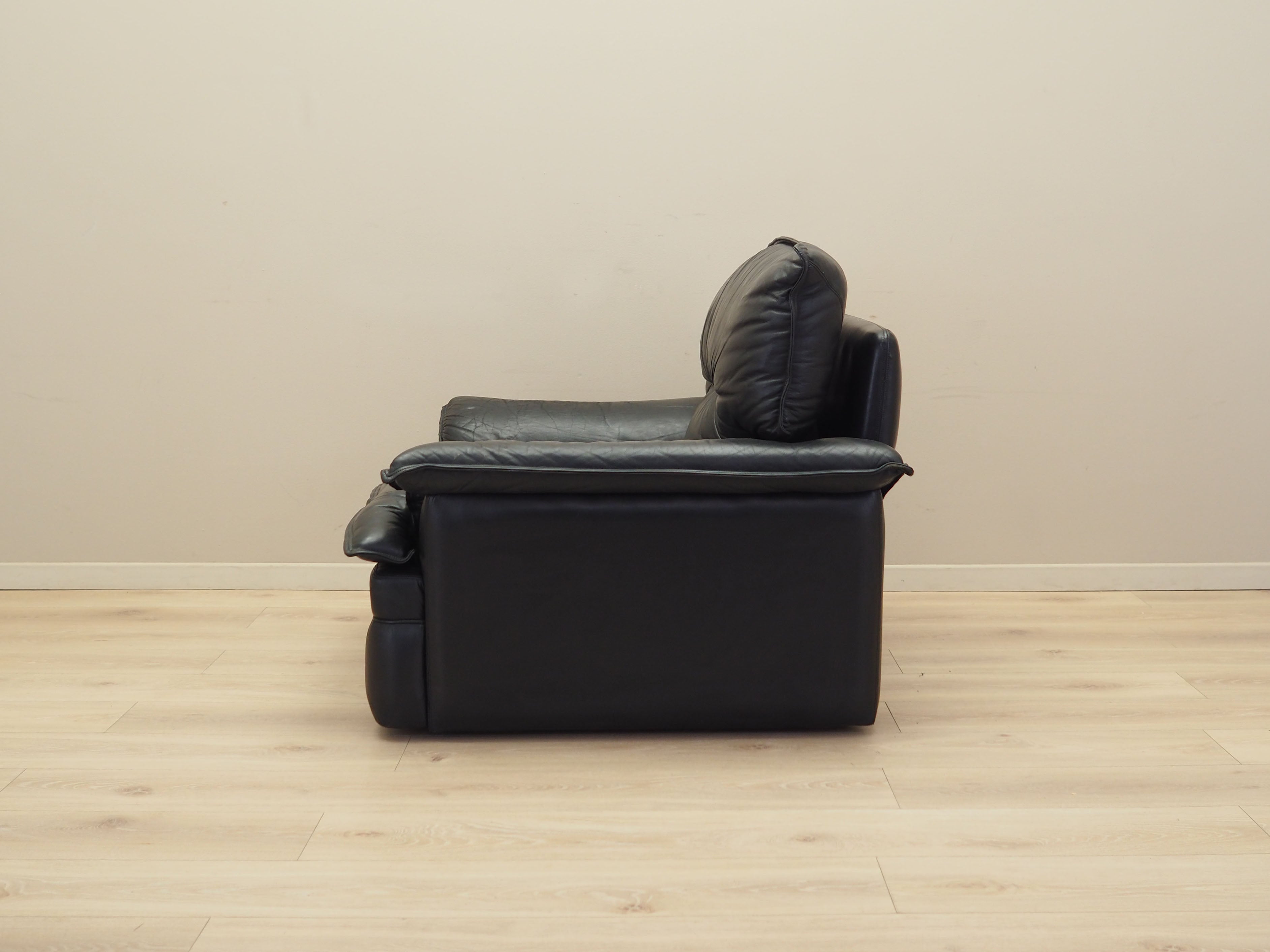 Black_Armchair,_Original_Leather,_1960s,_Italy