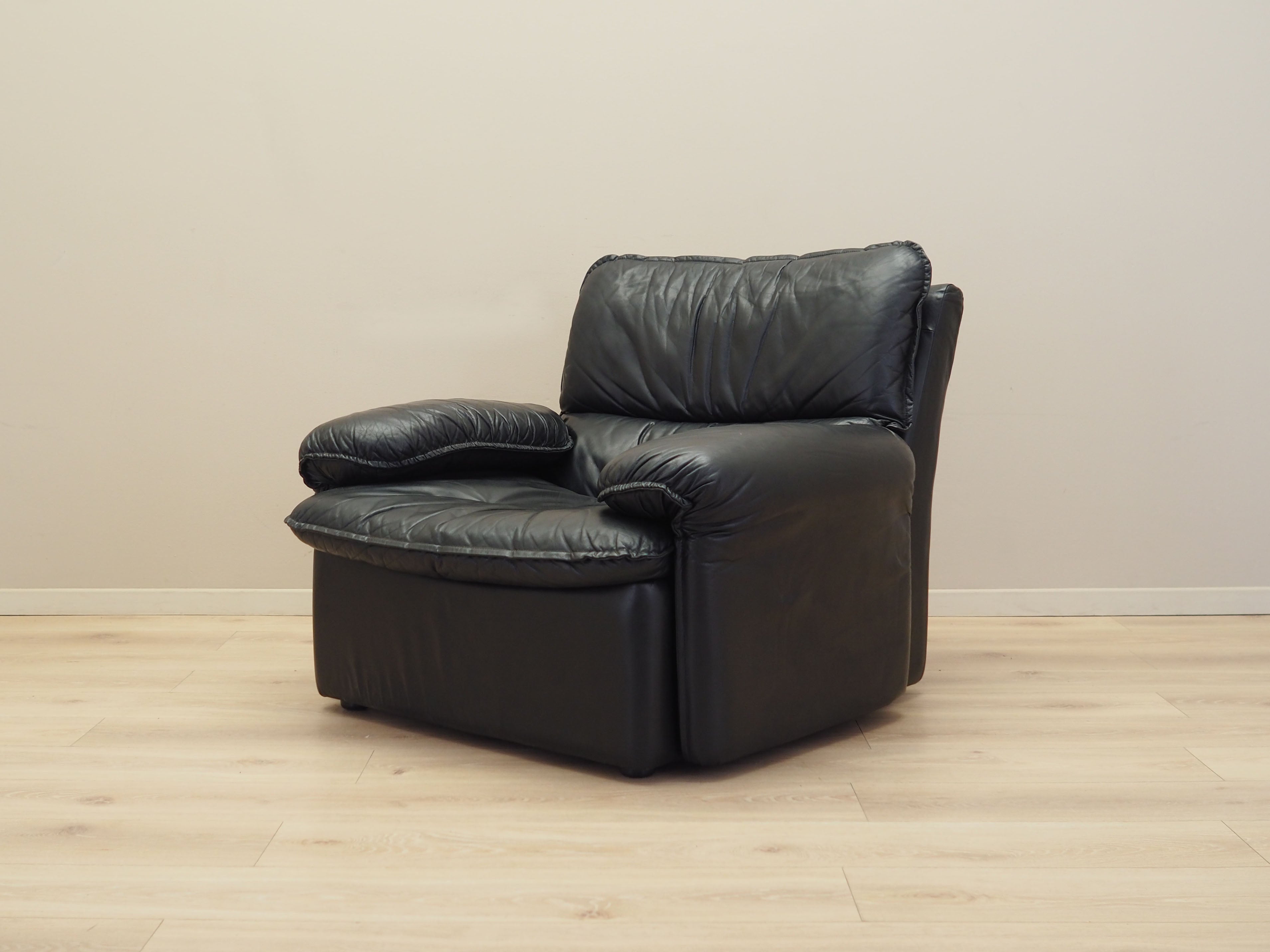 Black_Lounge_Chair,_Original_Leather,_1970s,_Italy