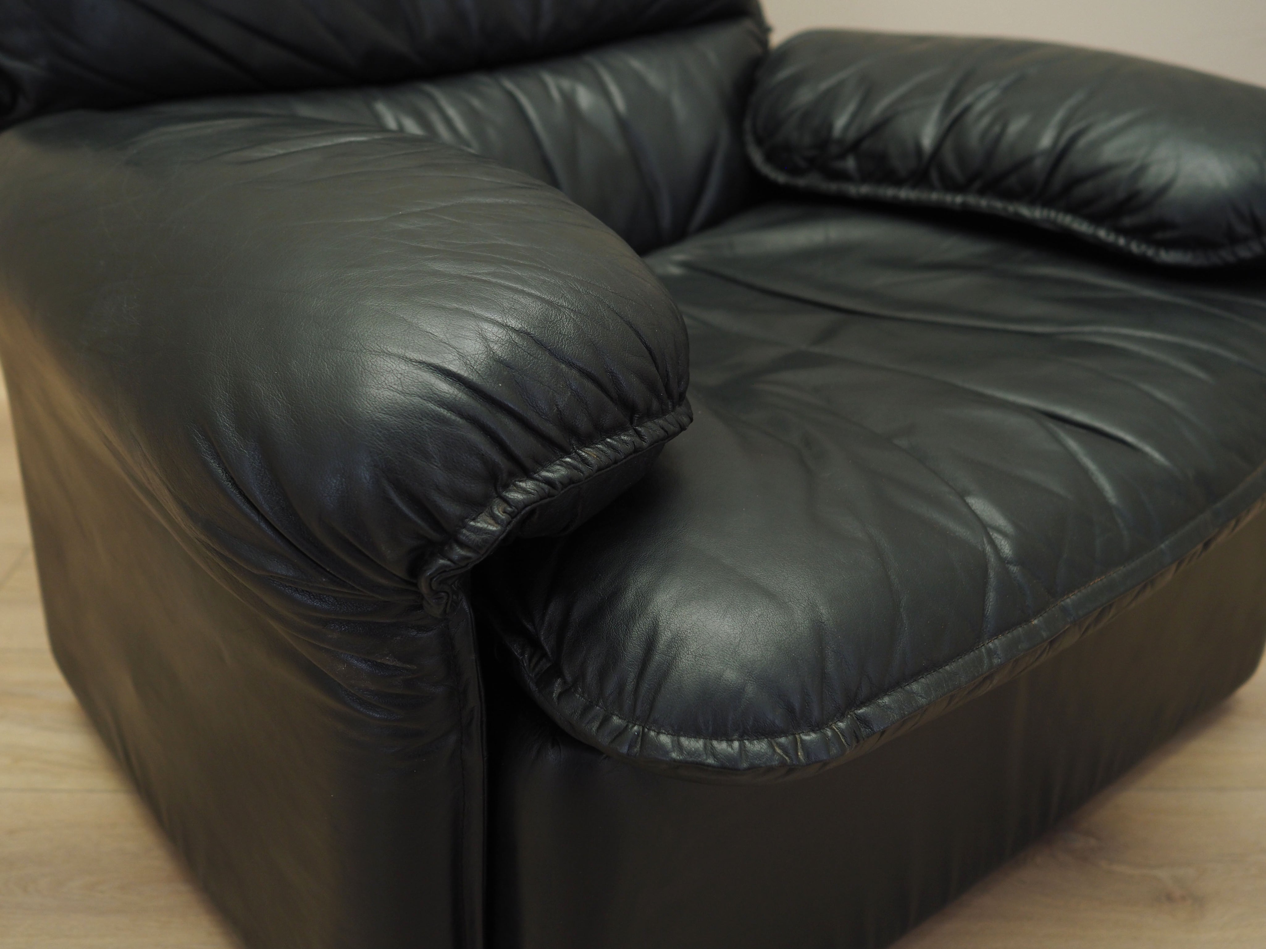 Black_Lounge_Chair,_Original_Leather,_1970s,_Italy