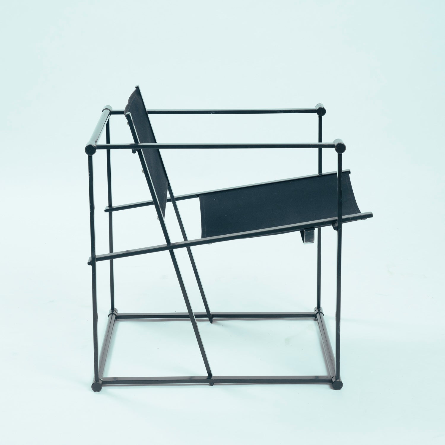 Pastoe_FM62_Kubus_Armchair_by_Radboud_van_Beekum,_Netherlands_1981