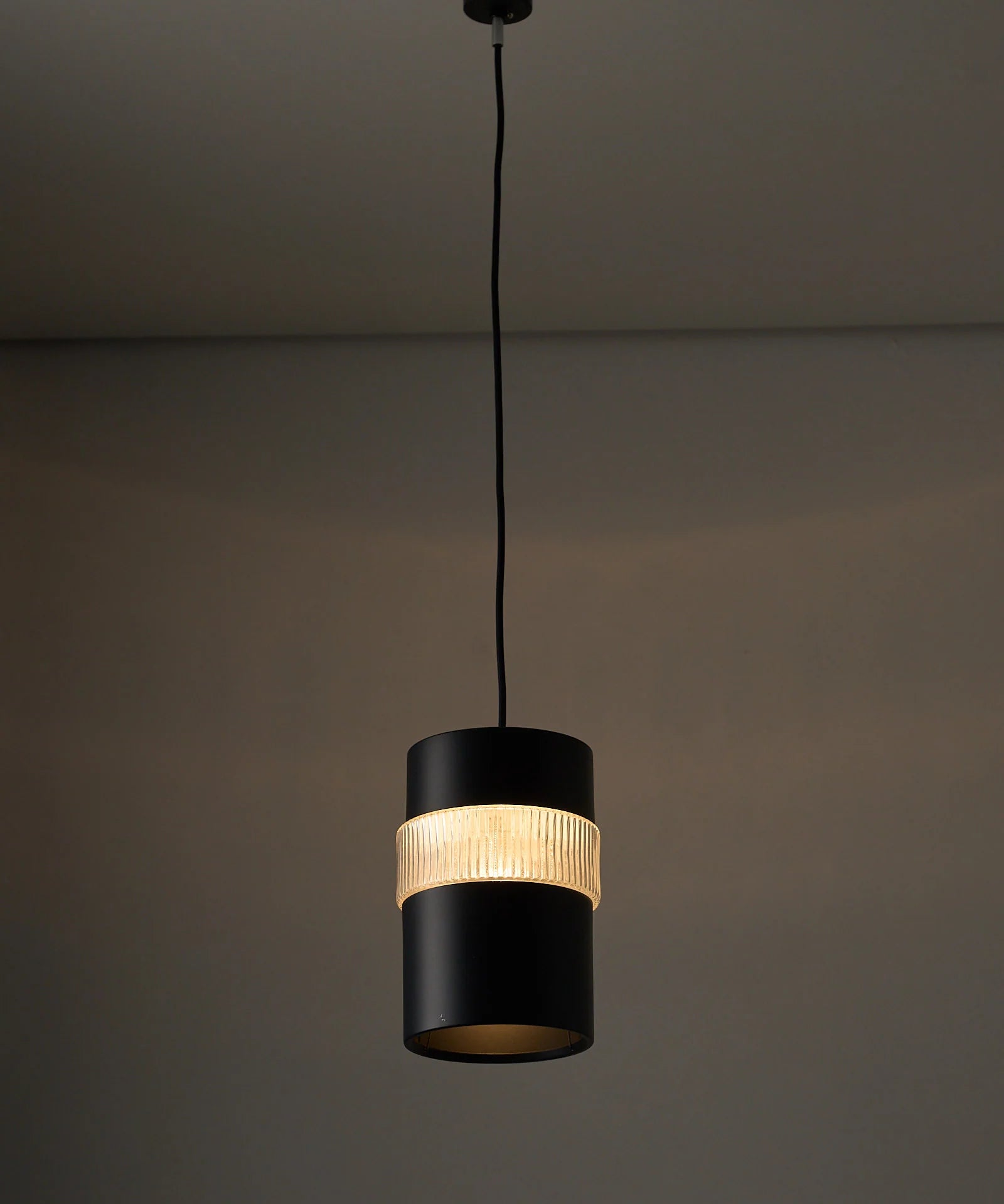 Black_Pendant_Lamp,_Cosack,_Metal,_1960s,_Germany