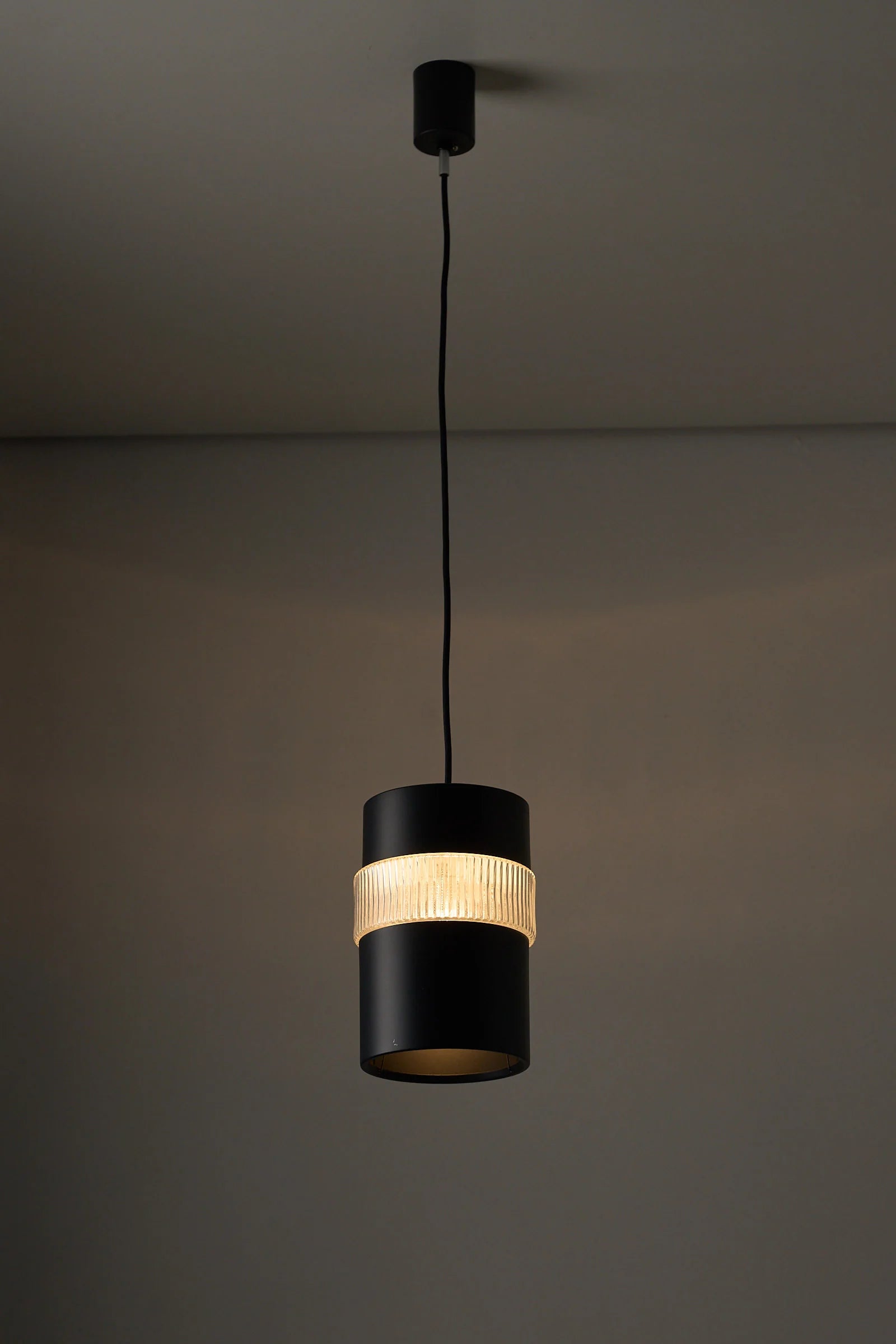 Black_Pendant_Lamp,_Cosack,_Metal,_1960s,_Germany