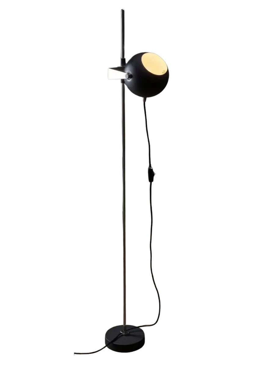 Black_Sphere_Floor_Lamp,_Metal,_Europe