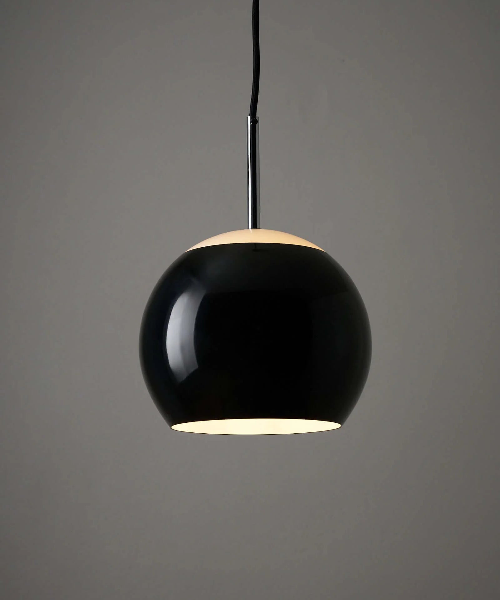 Black_Sphere_Pendant_Lamp,_Cosack,_Plexiglass,_1970s,_Germany