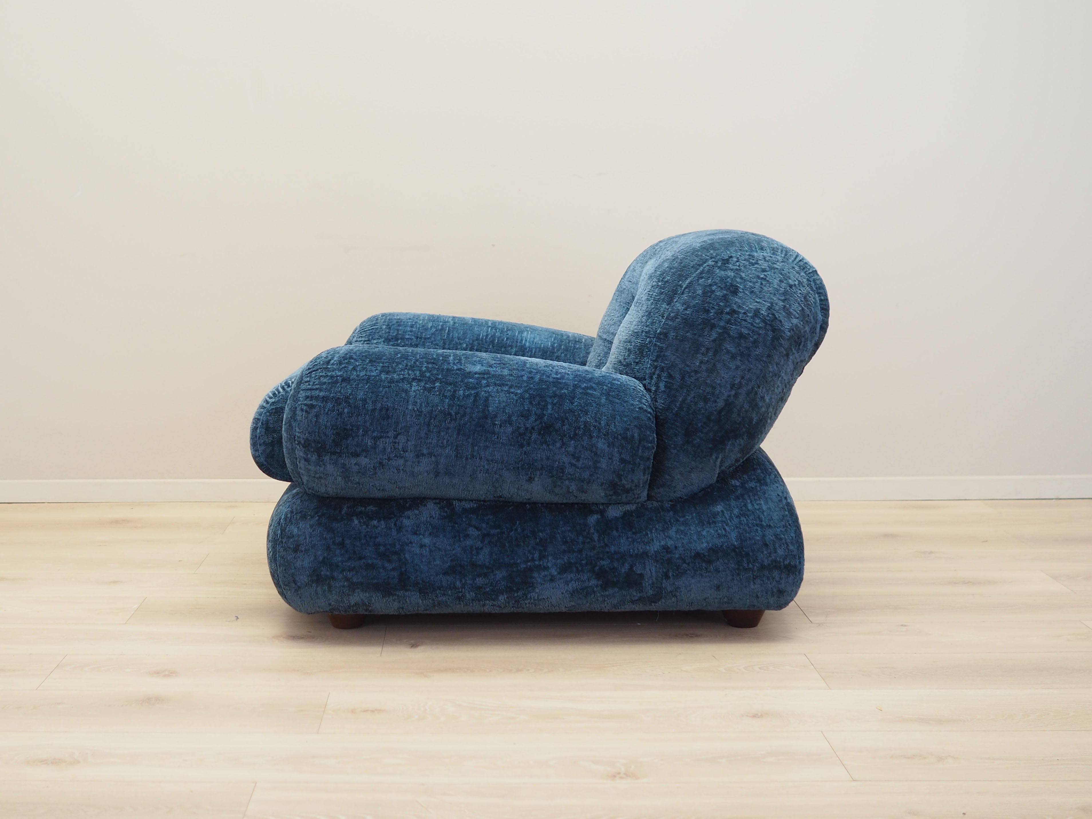 Blue_Armchair,_Fabric,_1970s,_Italy