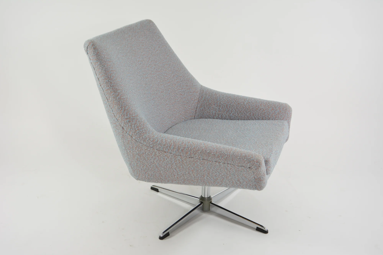 1970s_Swivel_Shell_Armchair_in_Light_Blue_and_Terracotta_Fabric_with_Chrome_Base