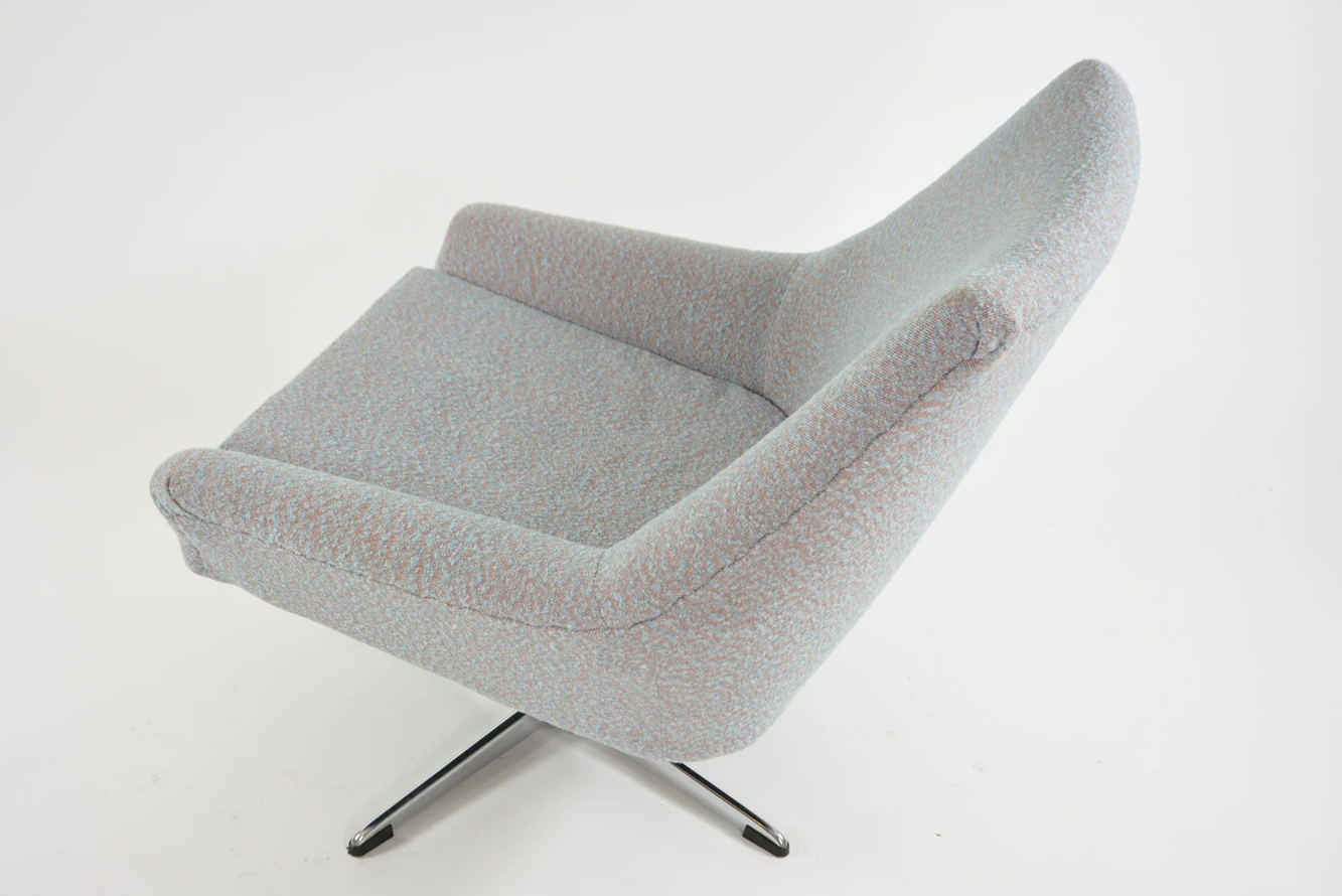 1970s_Swivel_Shell_Armchair_in_Light_Blue_and_Terracotta_Fabric_with_Chrome_Base