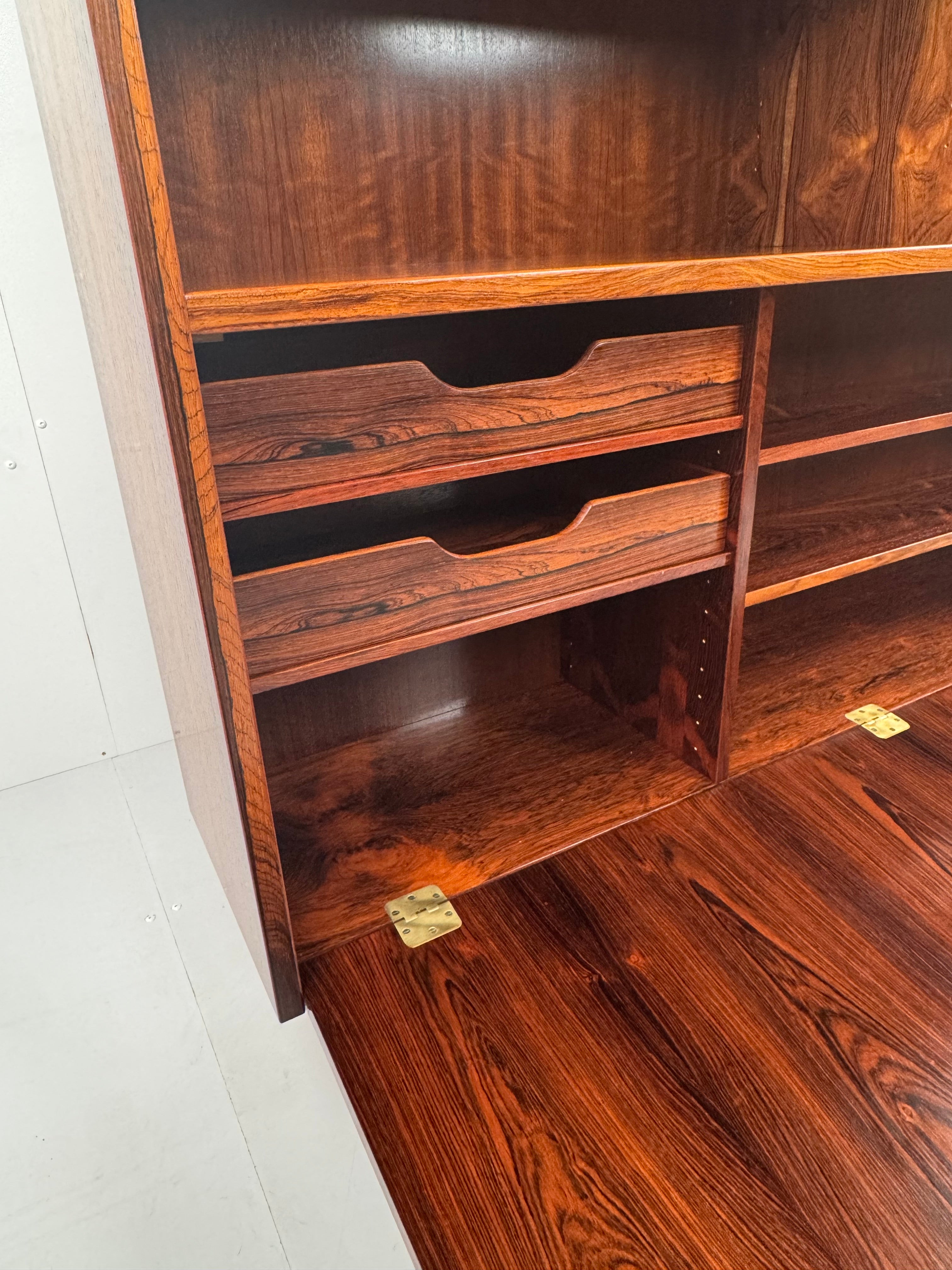 Rosewood_Bookcase_by_Poul_Hundevad_for_Poul_Hundevad_Møbler,_Denmark,_1960s