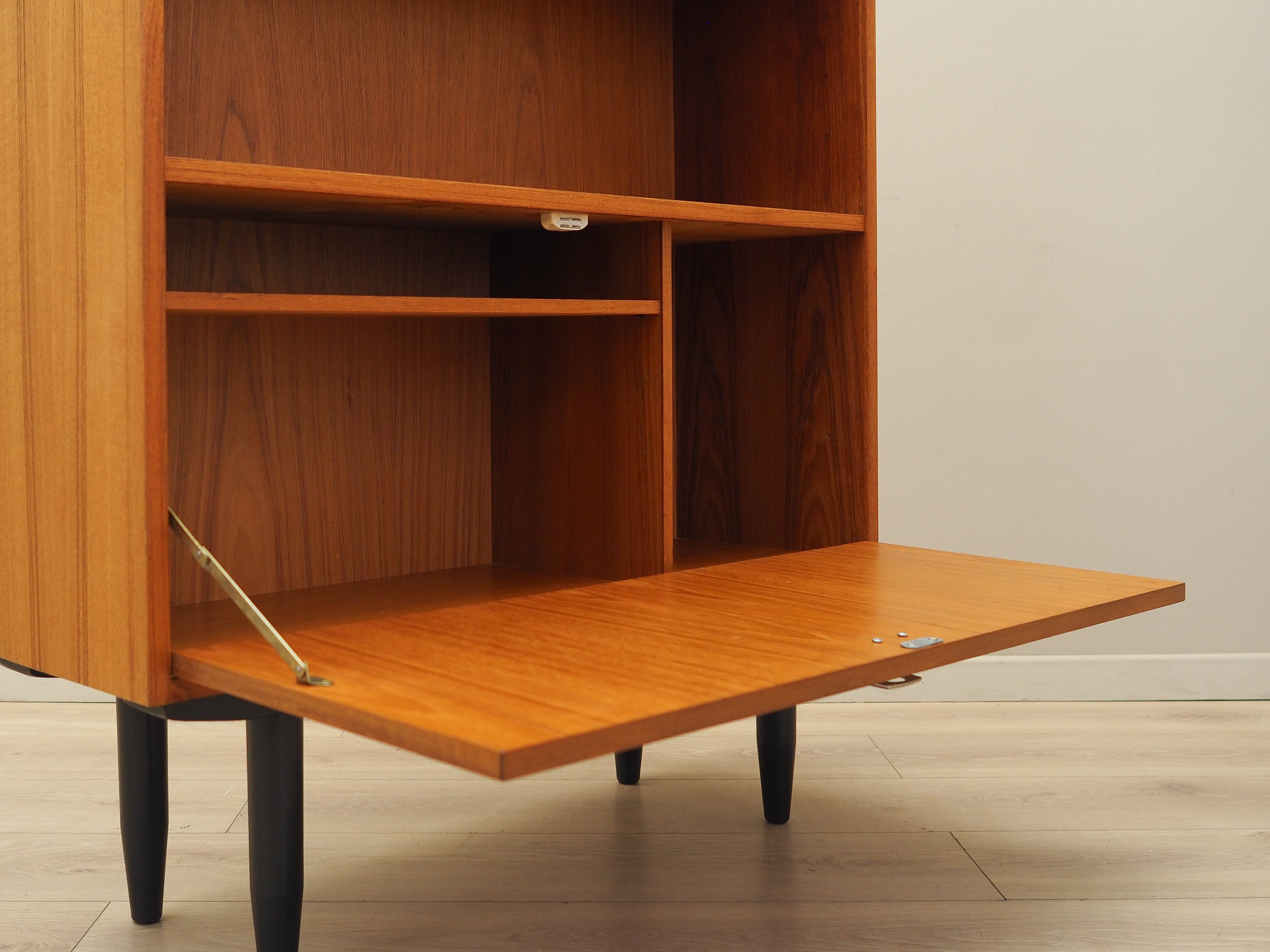 Bookcase,_Teak_Veneer,_1960s,_Denmark