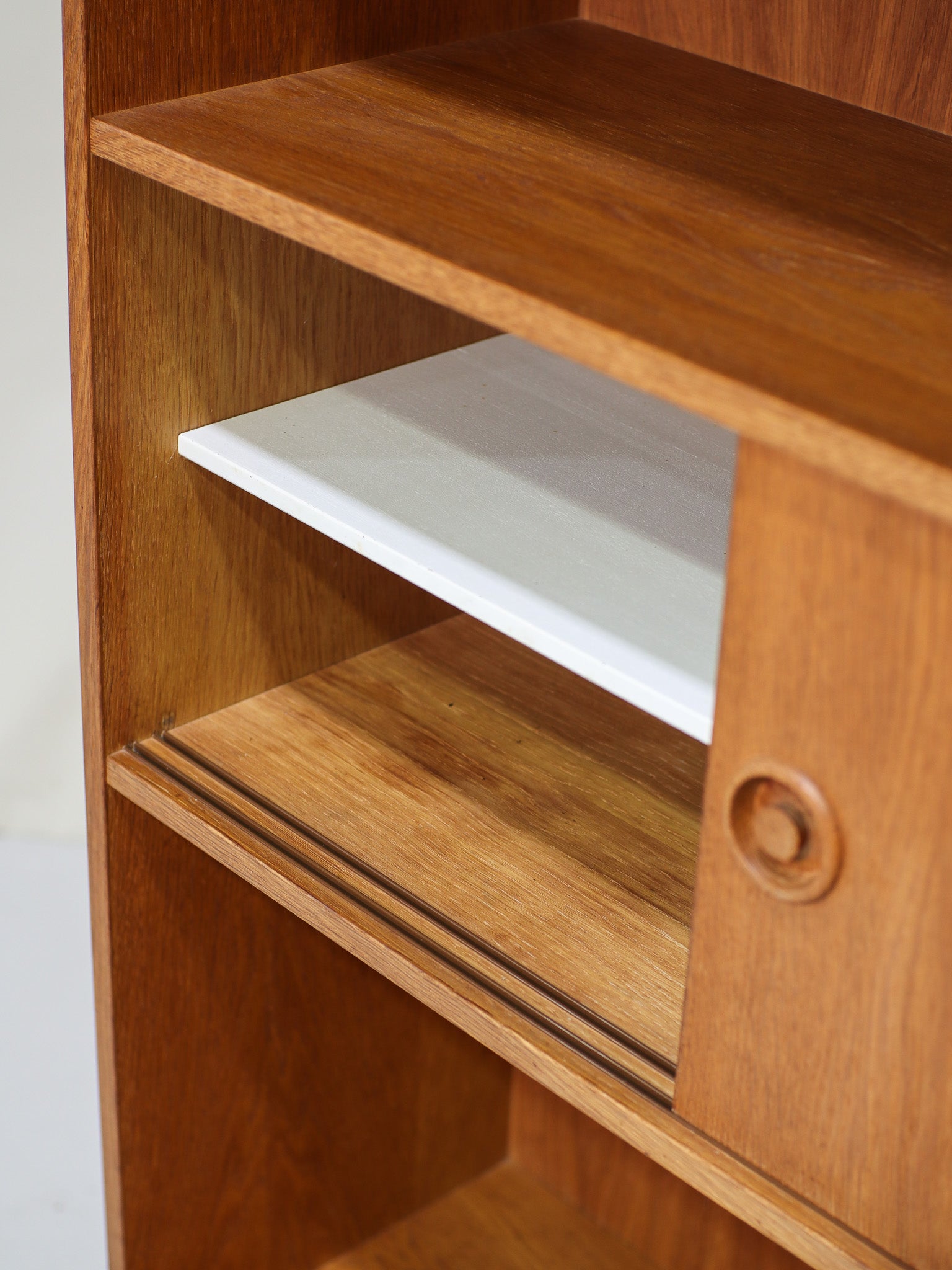 Bookcase_with_doors_Danish_vintage_oak