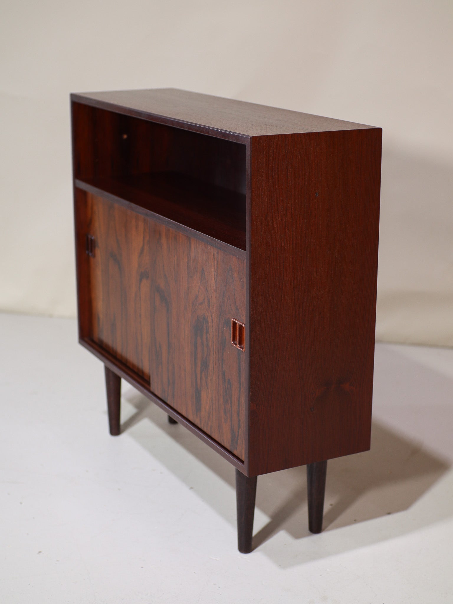 Bookcase_with_sliding_doors_rosewood_Danish_vintage_Hjørnebo