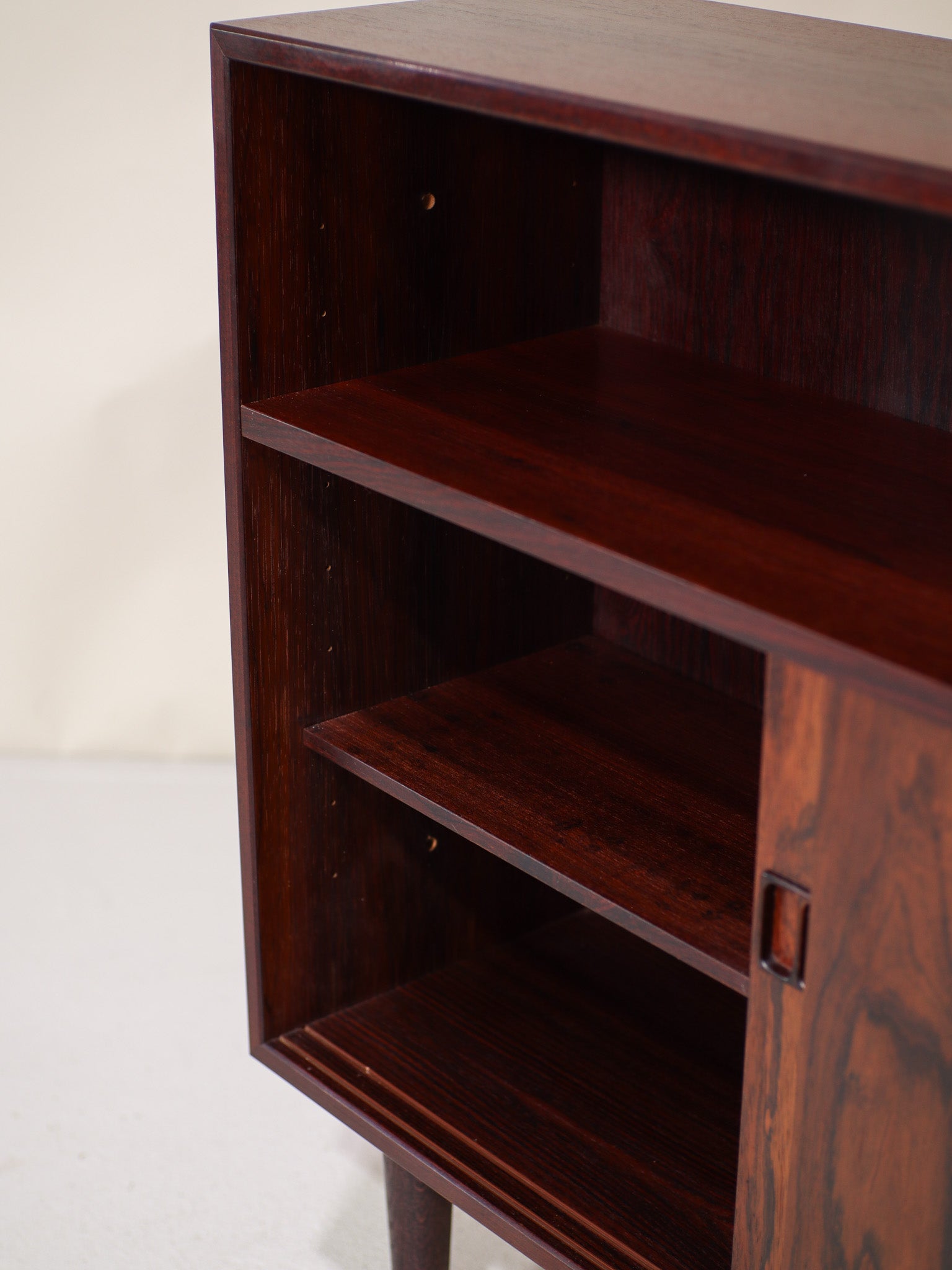 Bookcase_with_sliding_doors_rosewood_Danish_vintage_Hjørnebo