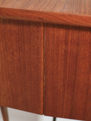 Boomerang_freestanding_desk_Peter_Løvig_Nilsen