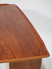 Boomerang_freestanding_desk_Peter_Løvig_Nilsen