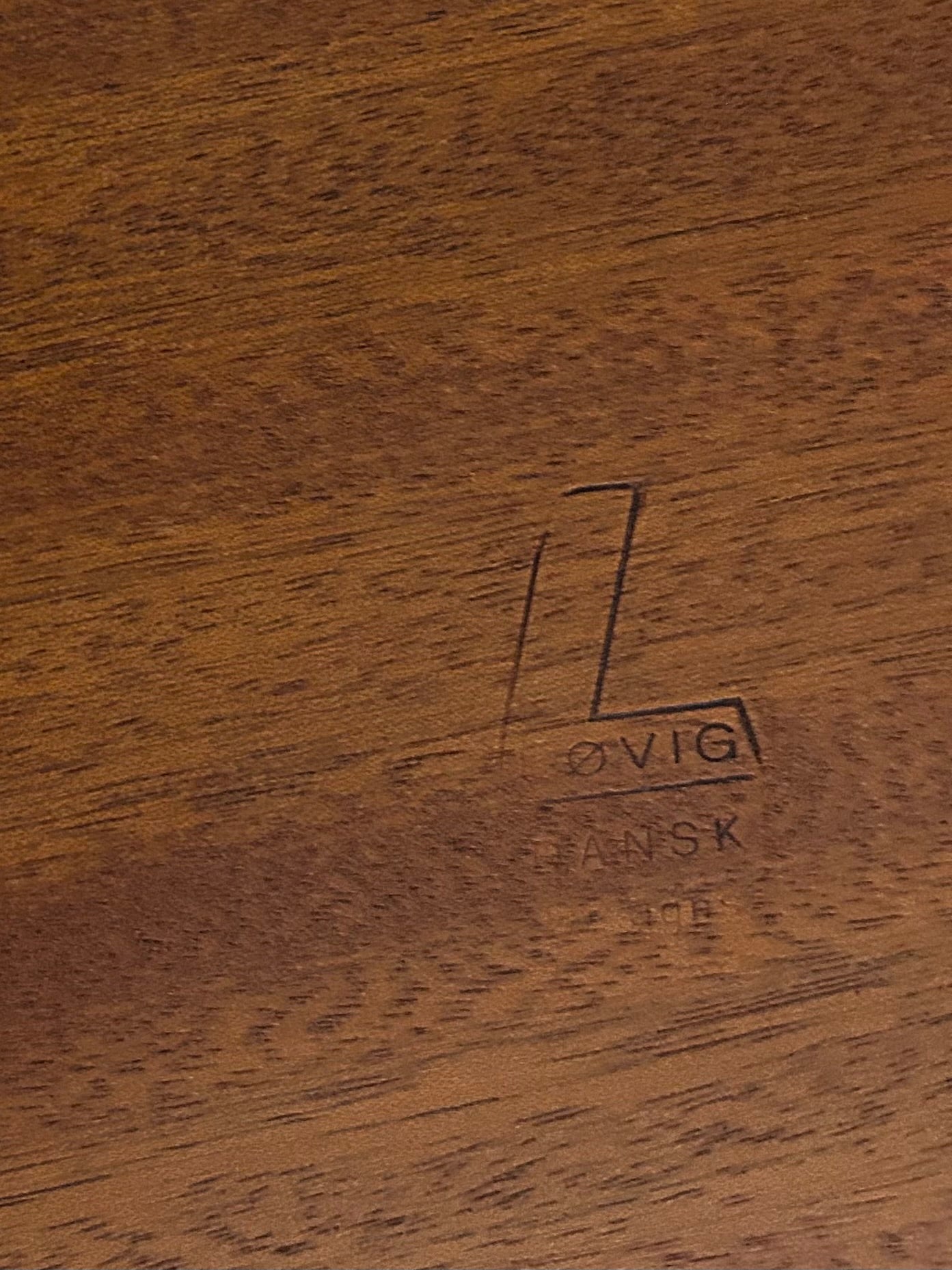 Boomerang_freestanding_desk_Peter_Løvig_Nilsen