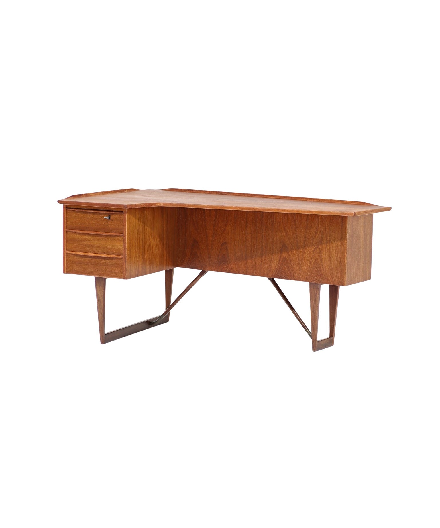 Boomerang_freestanding_desk_Peter_Løvig_Nilsen