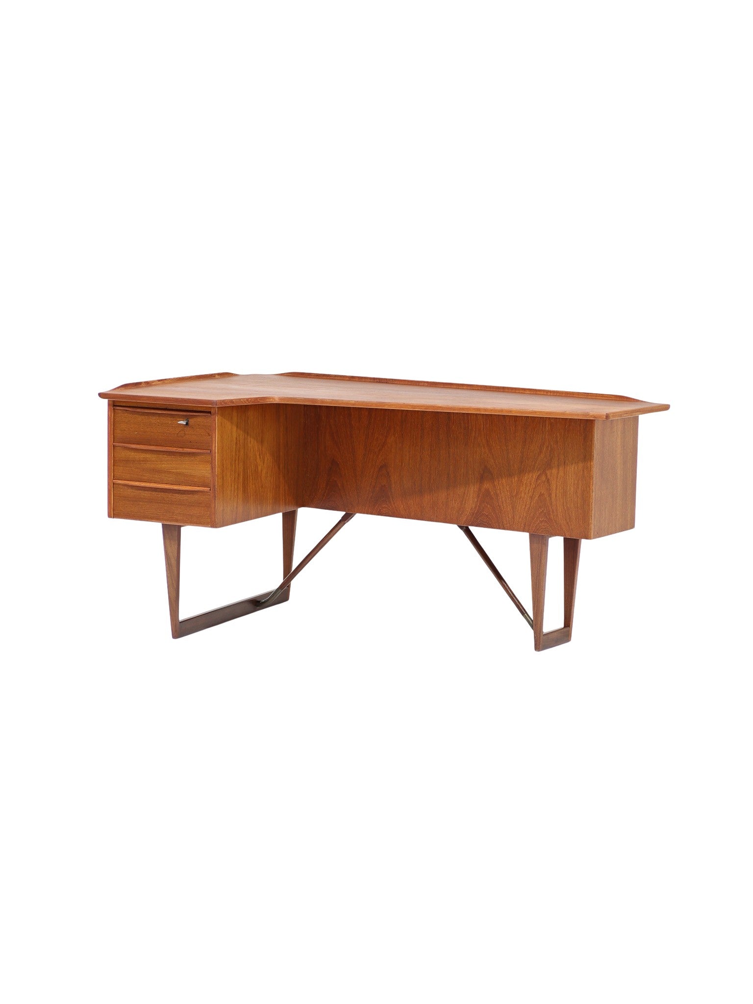 Boomerang_freestanding_desk_Peter_Løvig_Nilsen