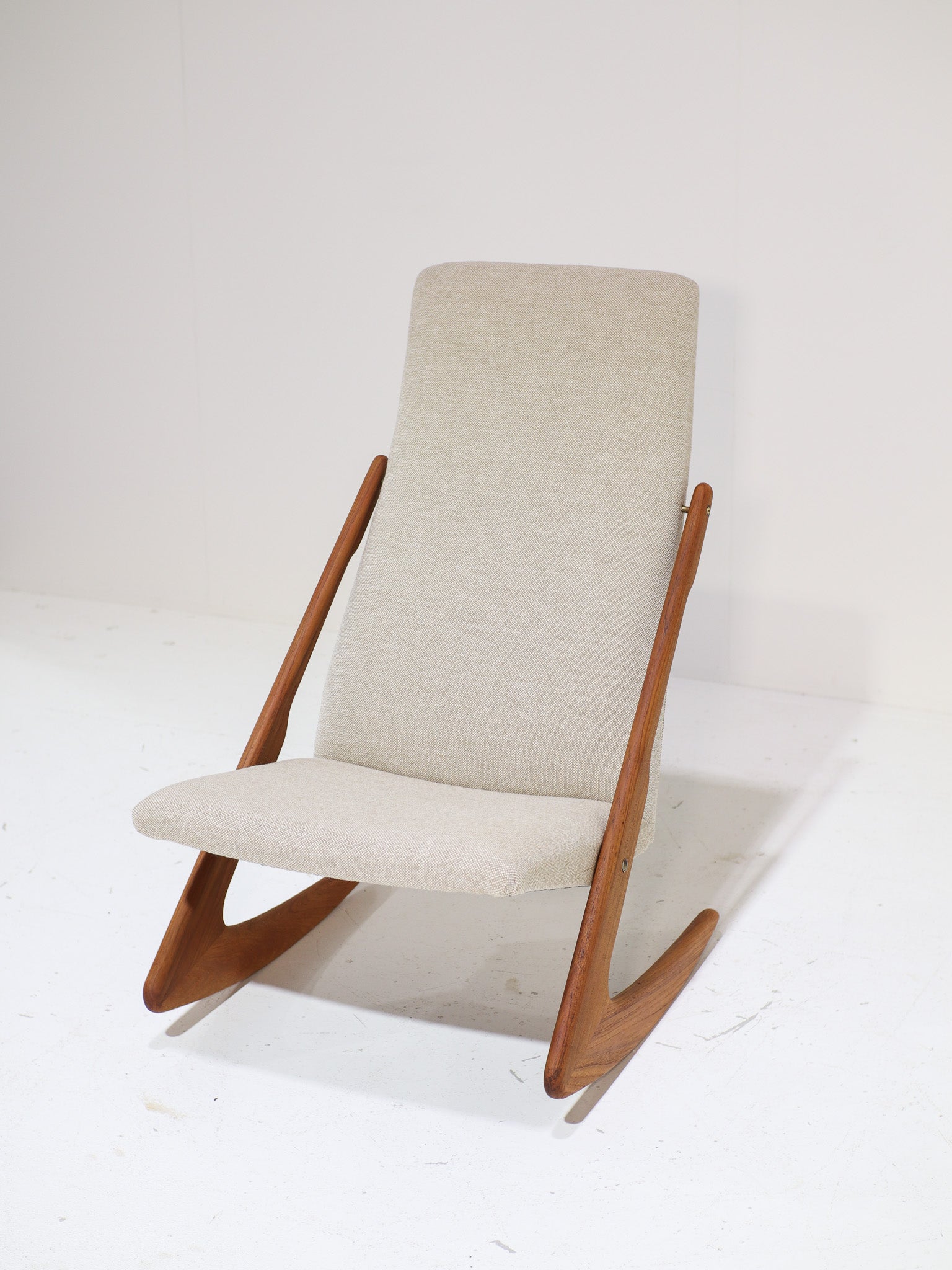 Boomerang_Rocking_Chair_by_Mogens_Kold_in_Teak_and_Kvadrat_Hallingdal_Wool,_Denmark,_1950s–1960s