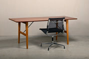 Børge_Mogensen_Hunting_Table_for_Søborg_Møbelfabrik_in_Oak_and_Teak,_Denmark,_1950s