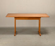 Shaker_Dining_Table_by_Børge_Mogensen_for_Karl_Andersson_&_Söner,_Sweden,_1960s