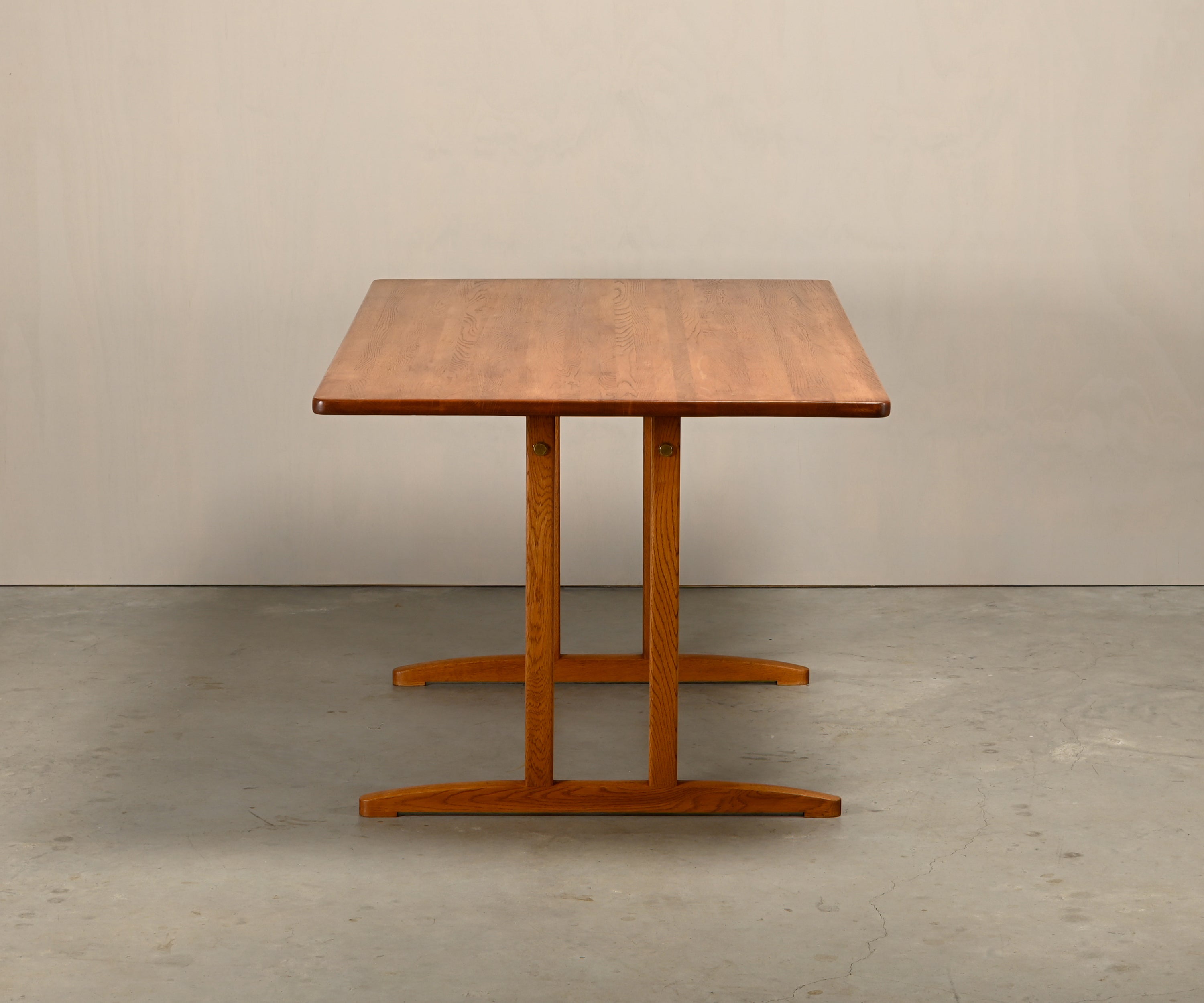 Shaker_Dining_Table_by_Børge_Mogensen_for_Karl_Andersson_&_Söner,_Sweden,_1960s