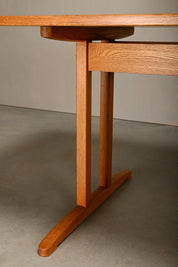 Shaker_Dining_Table_by_Børge_Mogensen_for_Karl_Andersson_&_Söner,_Sweden,_1960s