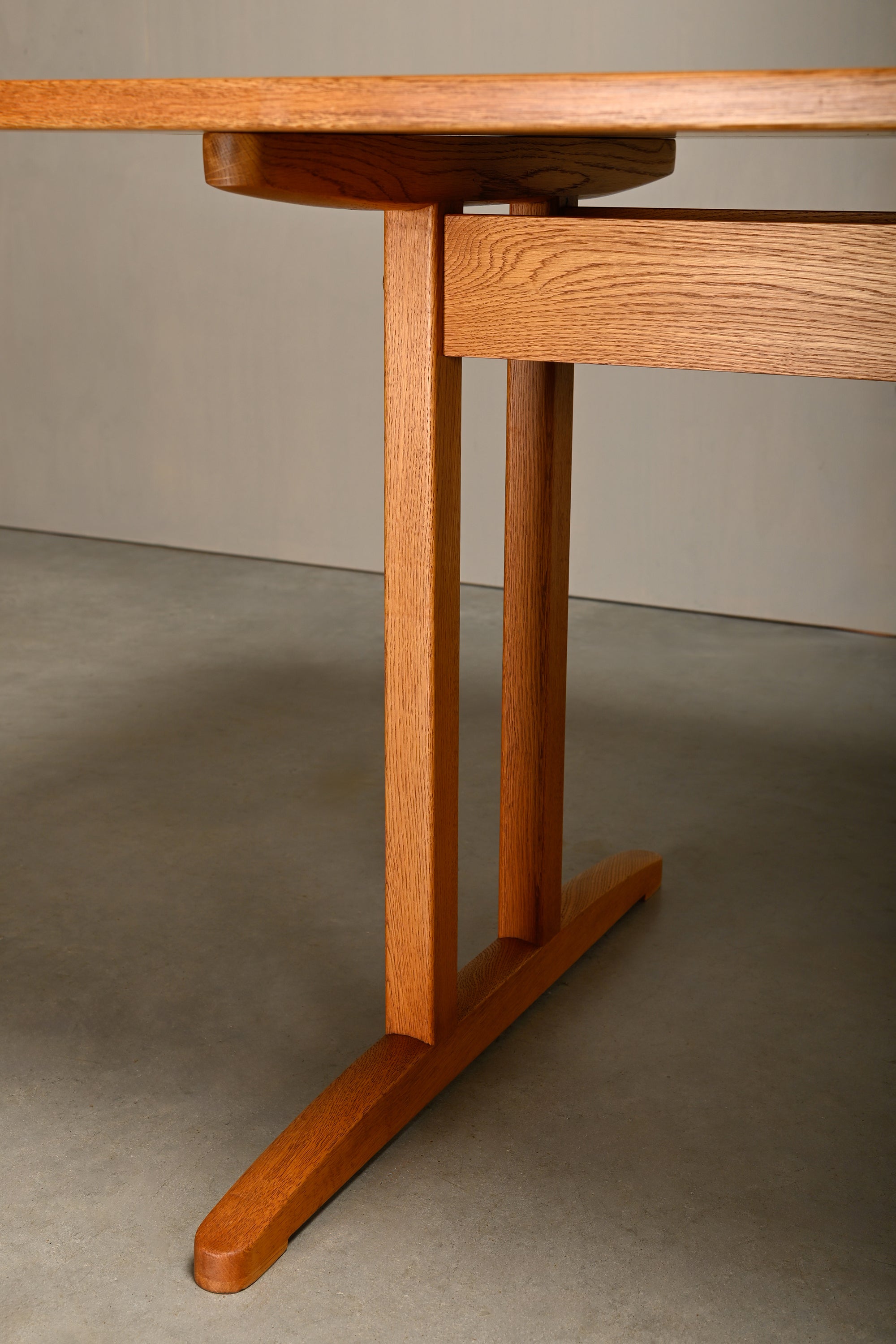 Shaker_Dining_Table_by_Børge_Mogensen_for_Karl_Andersson_&_Söner,_Sweden,_1960s