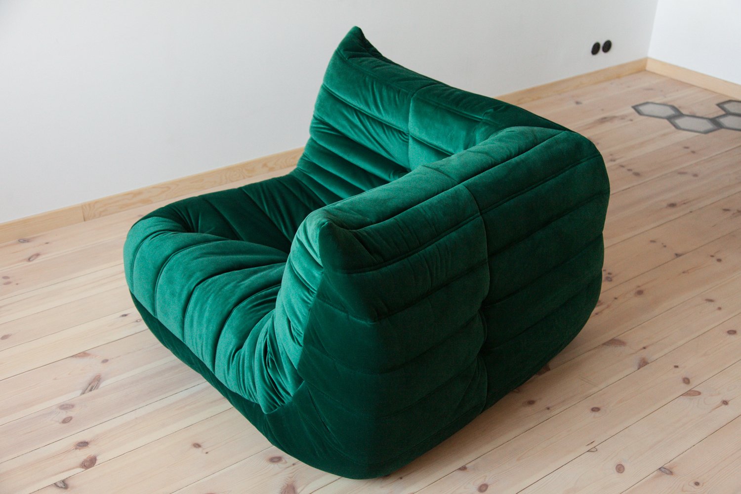 Bottle_Green_Velvet_Togo_Corner_Chair_by_Michel_Ducaroy_for_Ligne_Roset,_France