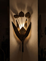 Brass_Floral_Leaf_Wall_Sconce,_Hollywood_Regency_Style,_1960s