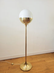 Brass_globe_floor_lamp_by_Vereinigte_Werkstätten,_1970s