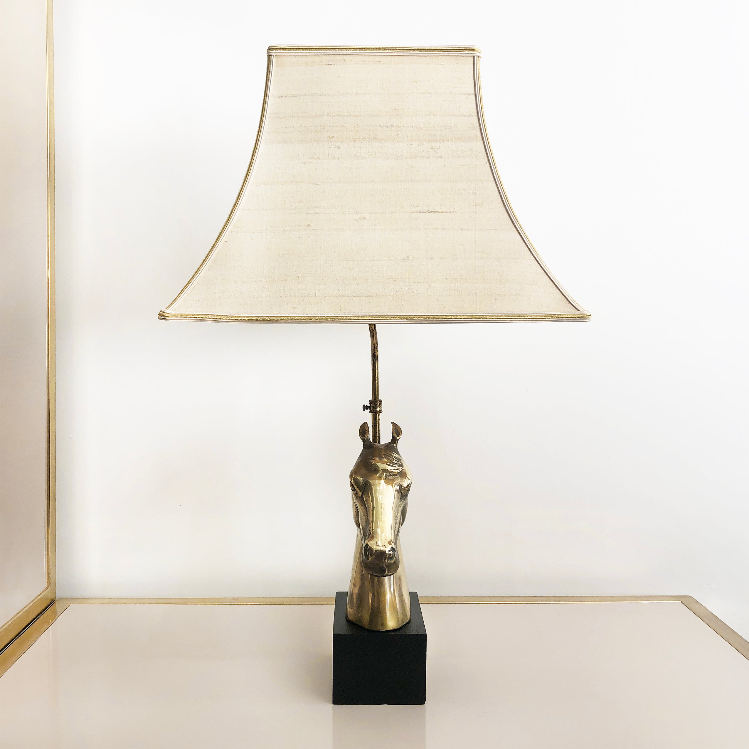 Brass_Horse_Head_Table_Lamp_with_Chinoiserie_Shade,_France_1970s