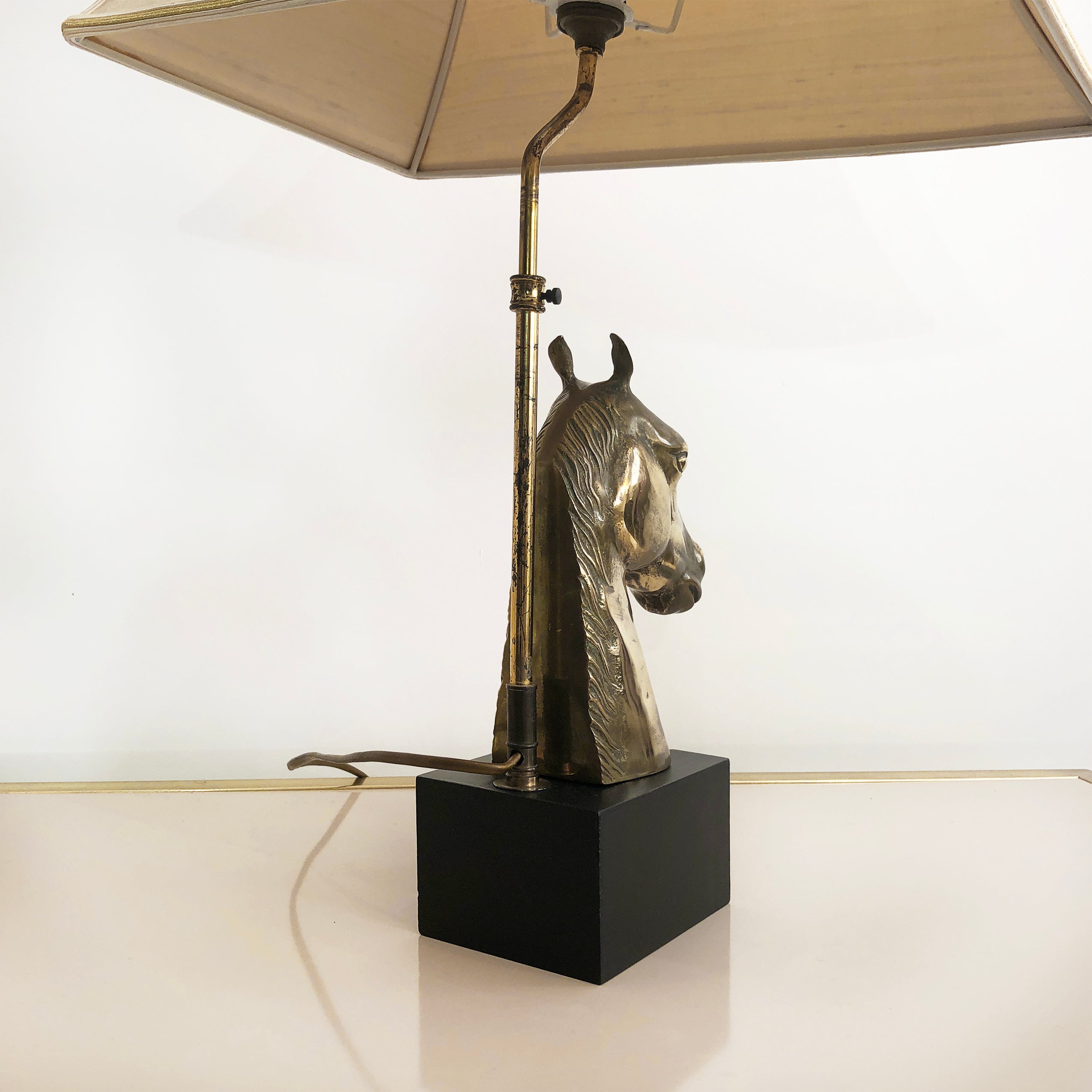 Brass_Horse_Head_Table_Lamp_with_Chinoiserie_Shade,_France_1970s