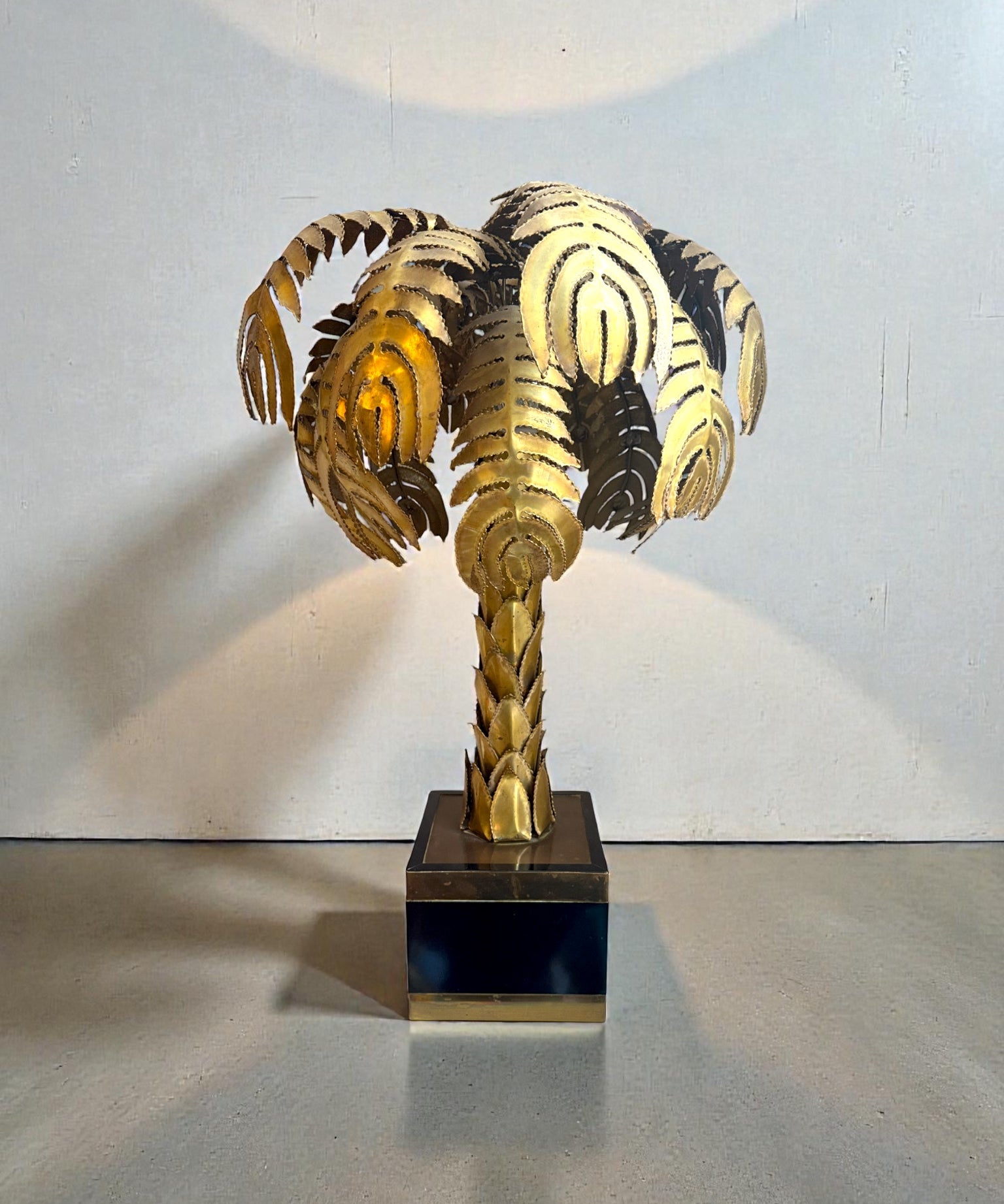 Christian_Techoueyres_Palm_Tree_Table_Lamp_for_Maison_Jansen,_1970s,_France
