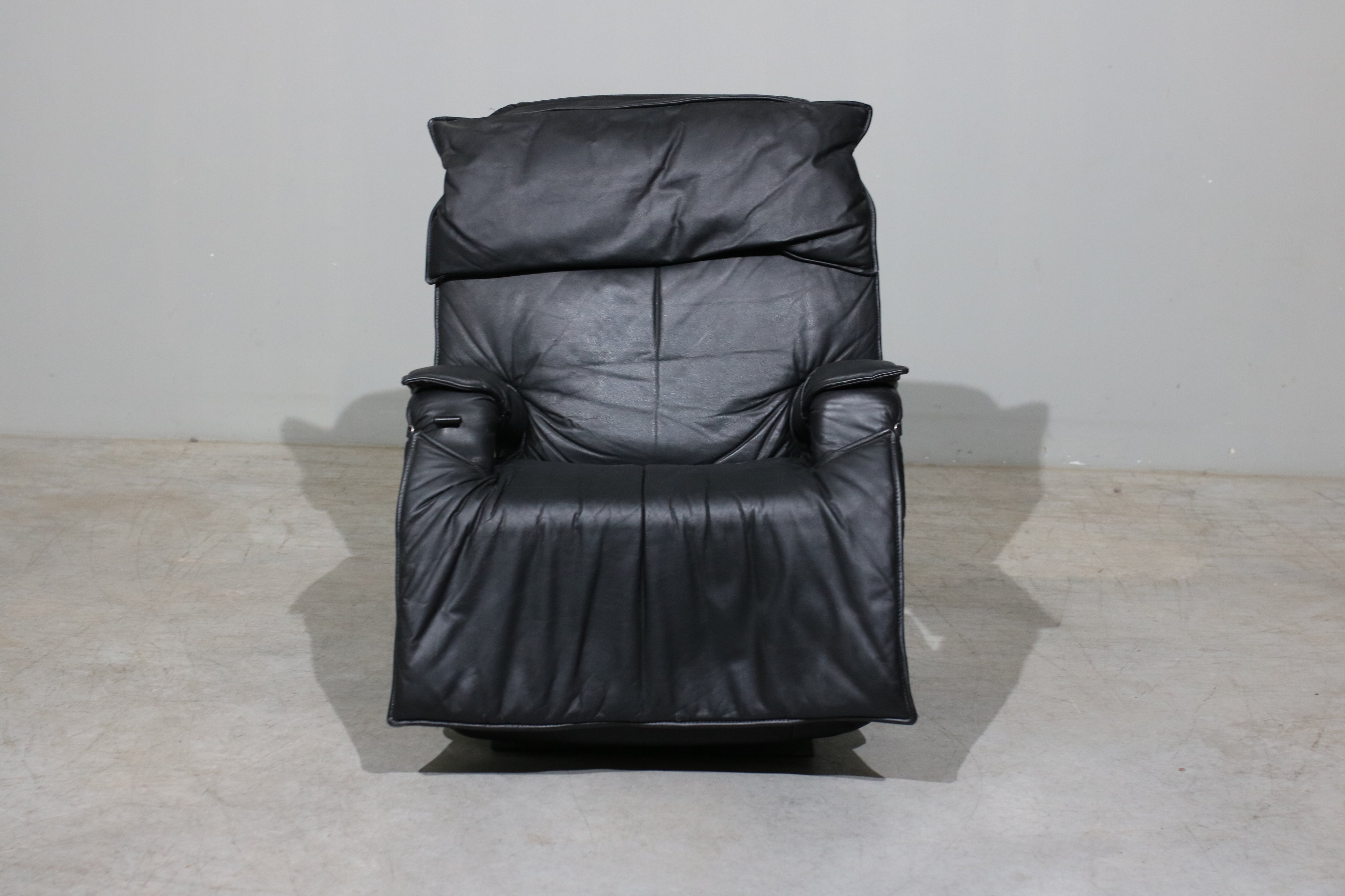 Pony_Reclining_Lounge_Chair_by_Percival_Lafer,_1970s,_Brazil